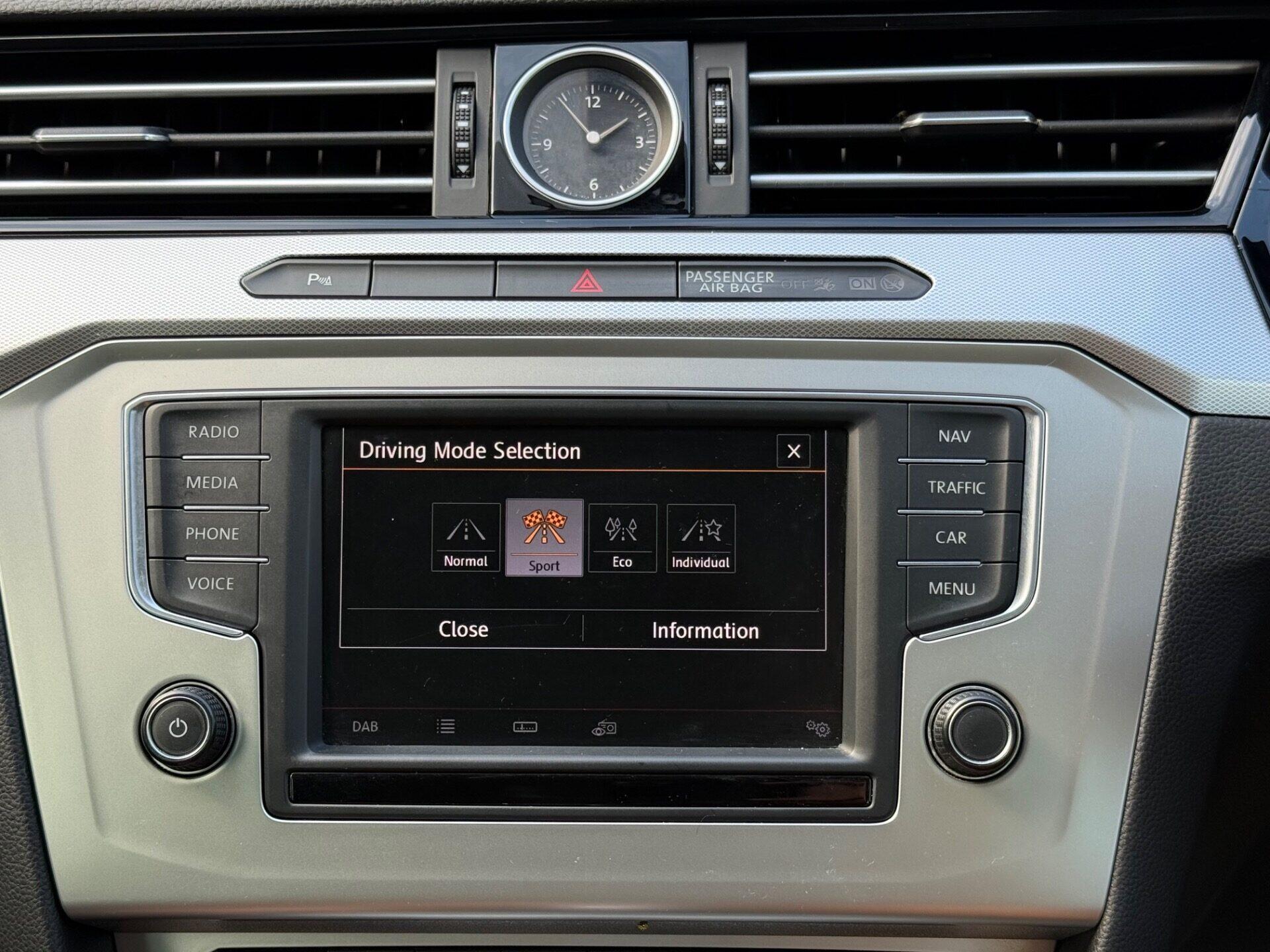 Volkswagen Passat view 38