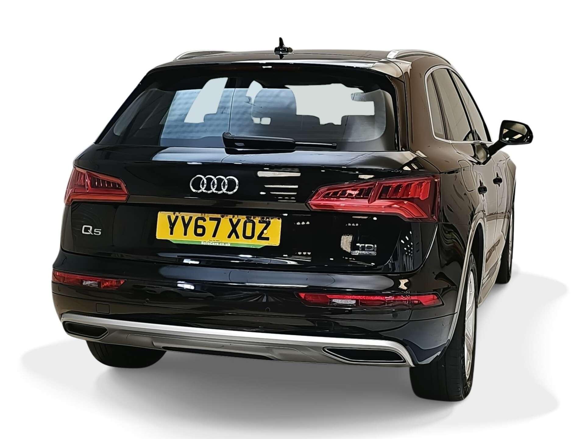 Audi Q5 view 8