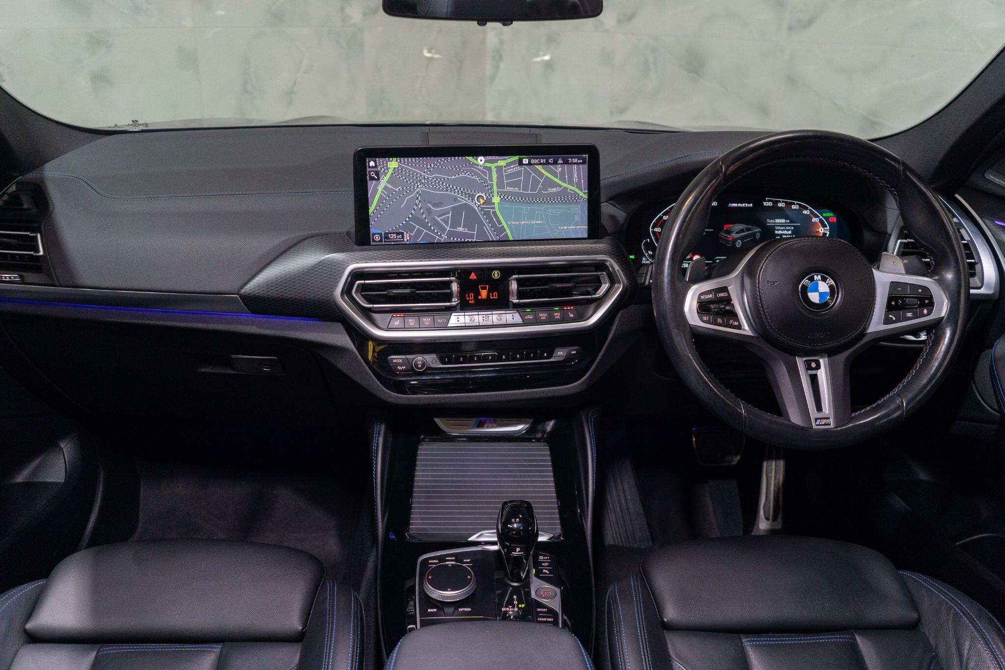 BMW X4 view 11
