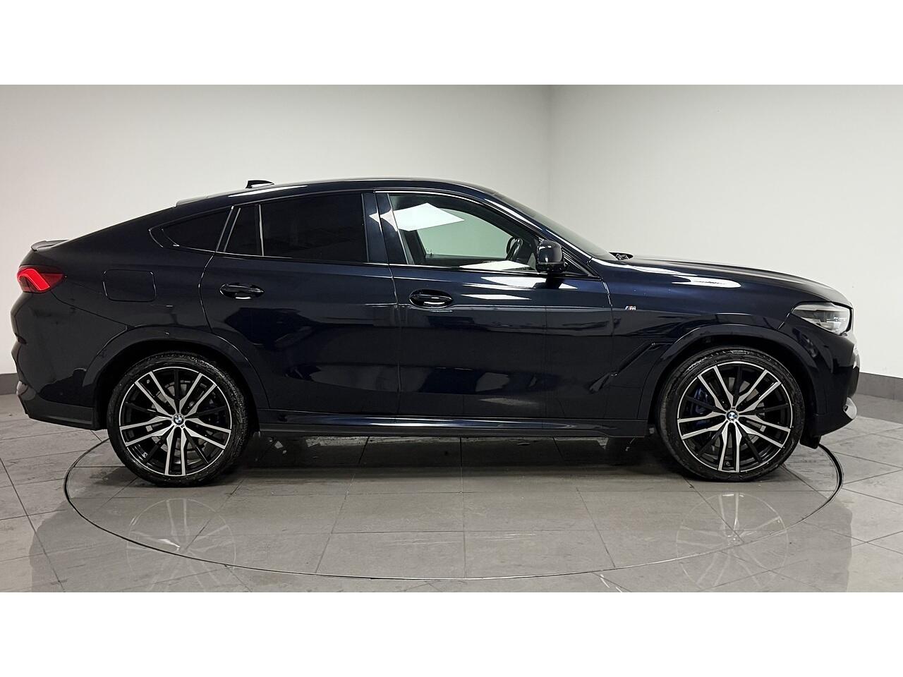 BMW X6 view 11