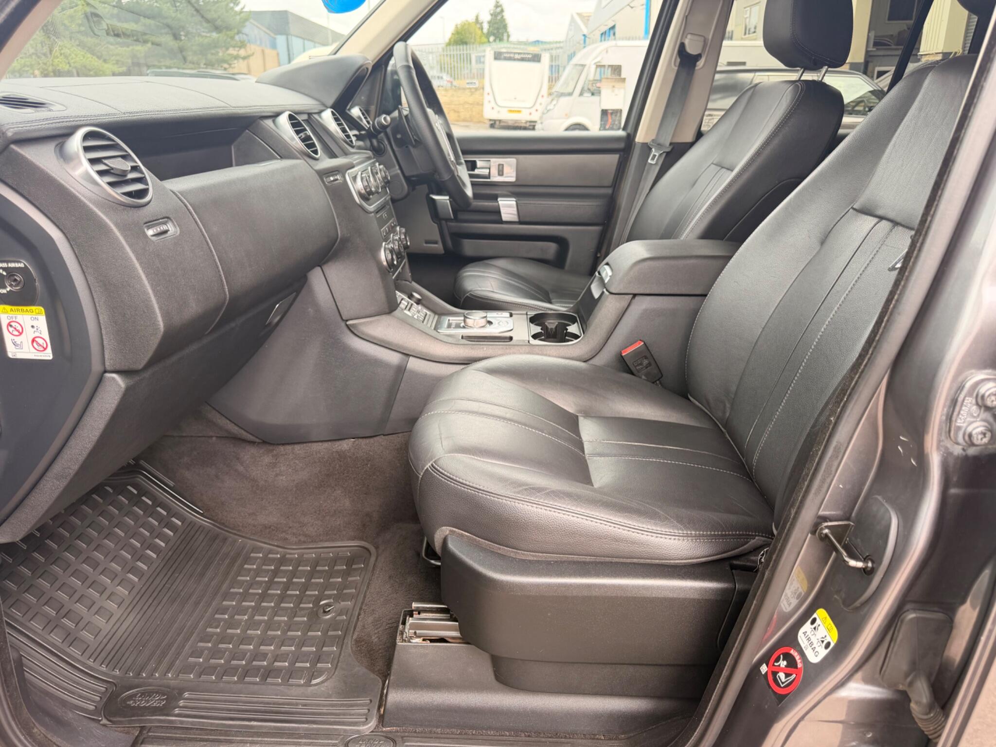 Land Rover Discovery view 38