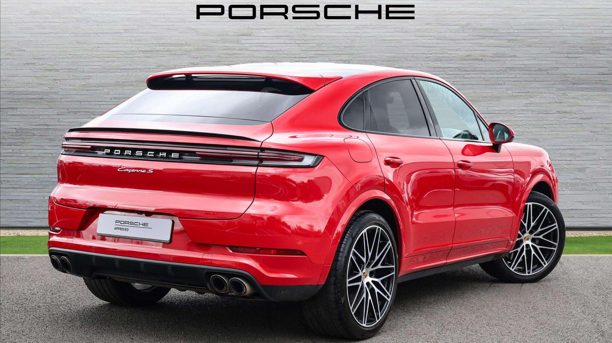 Porsche Cayenne view 3
