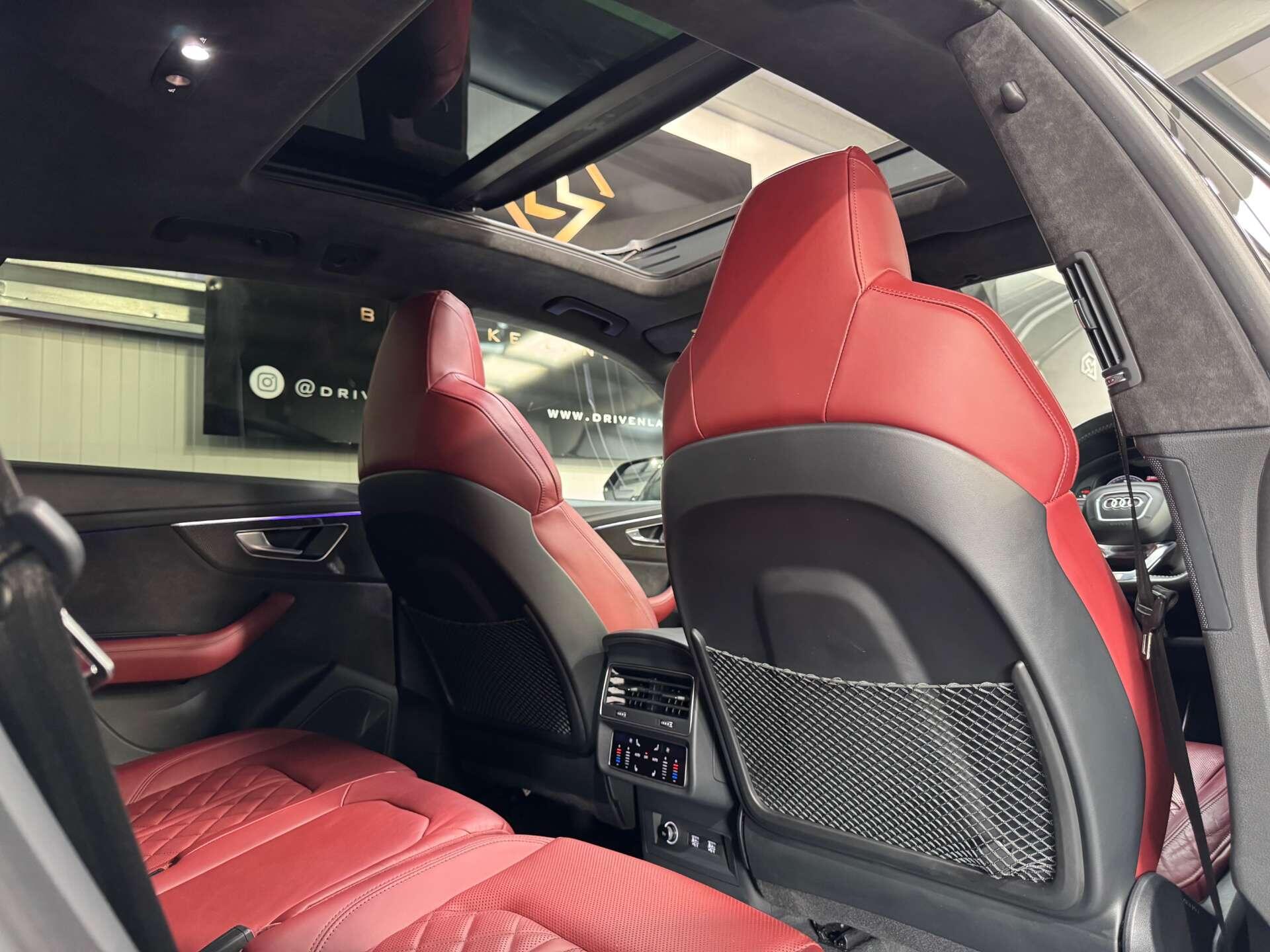 Audi SQ8 view 23