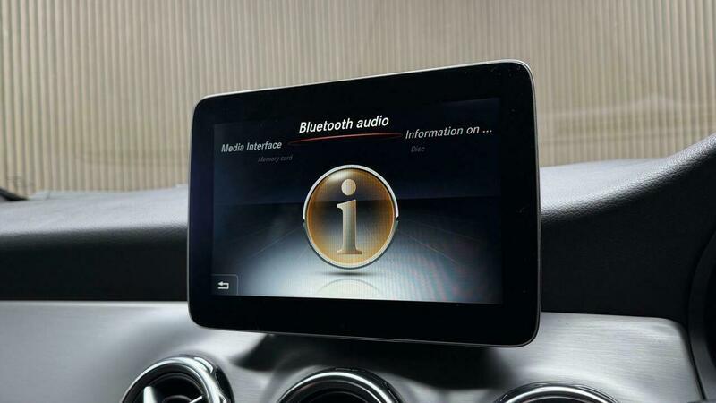 Mercedes-Benz GLA view 20