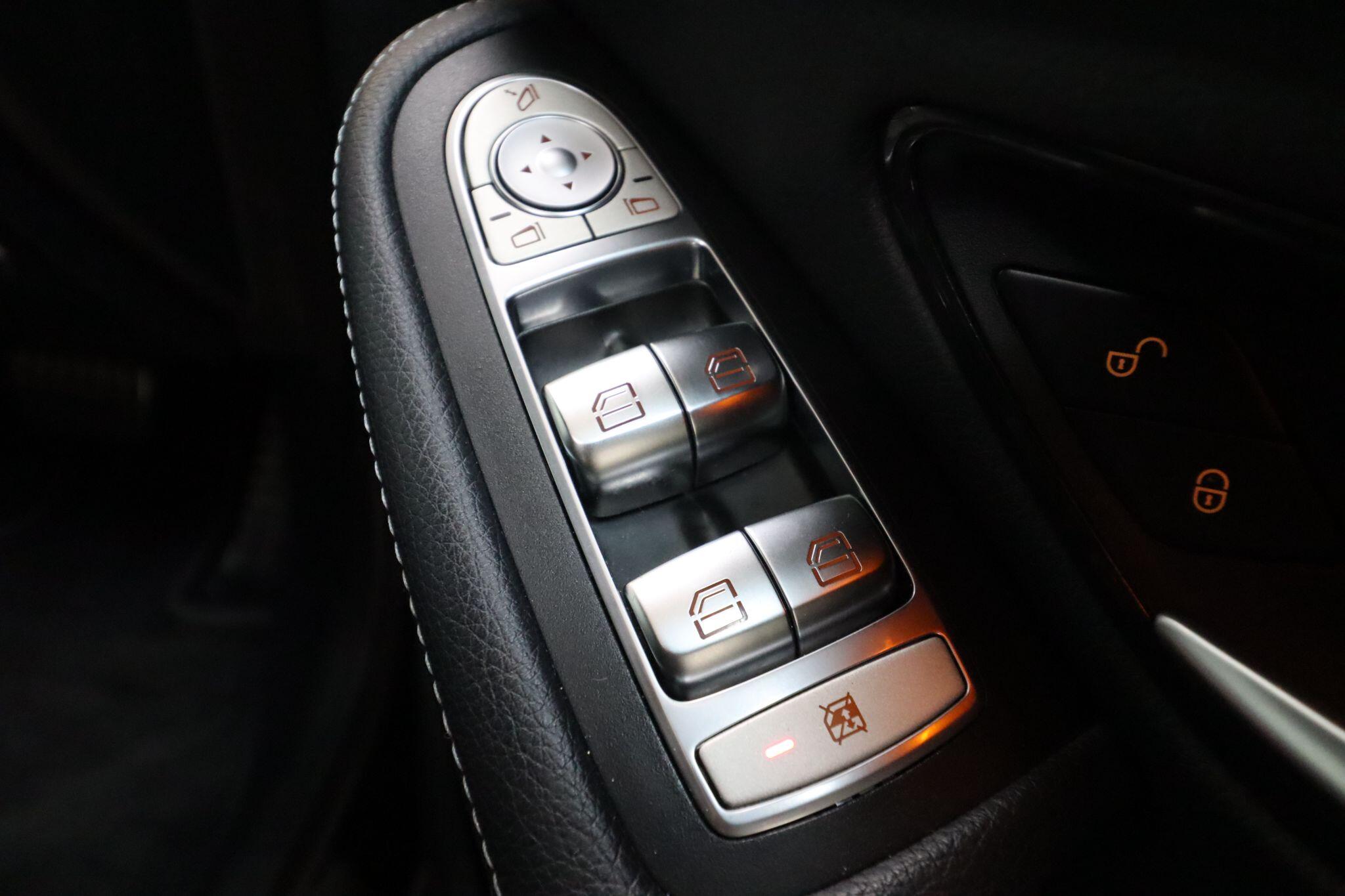 Mercedes-Benz GLC view 16
