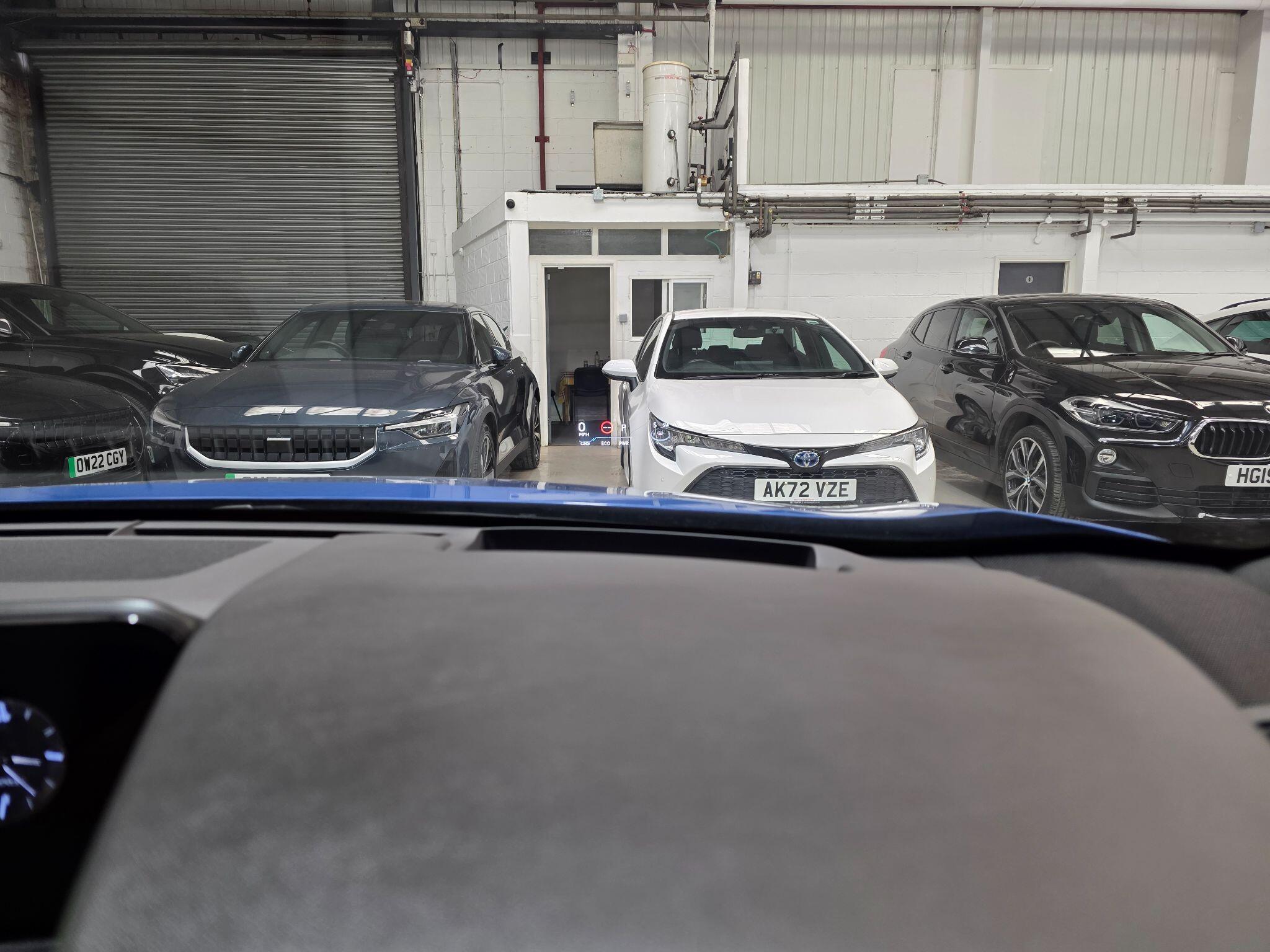 Lexus Ux view 20
