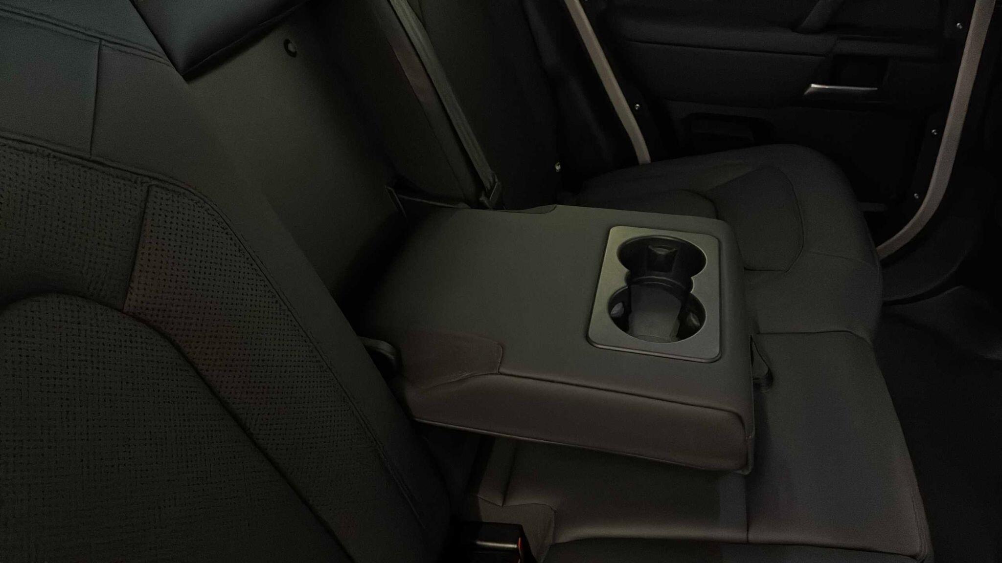 Land Rover Defender view 46