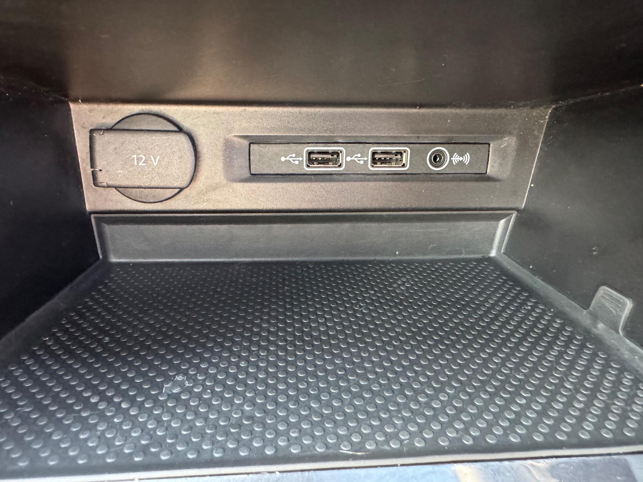 Volkswagen Tiguan view 24