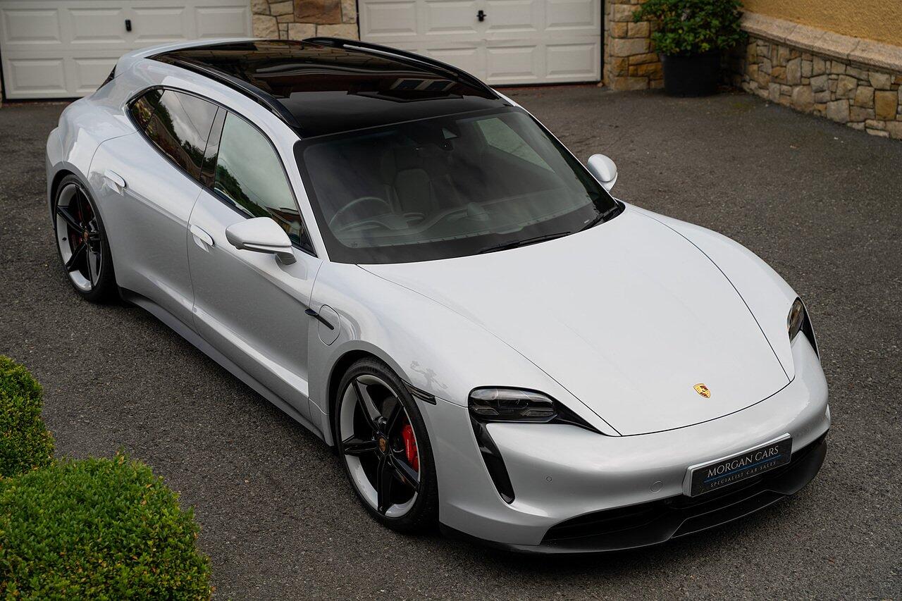 Porsche Taycan view 76