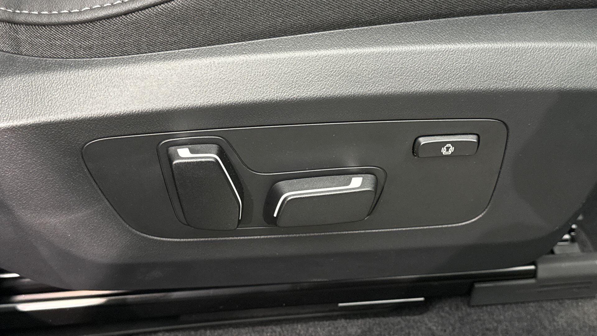 BMW X3 view 24