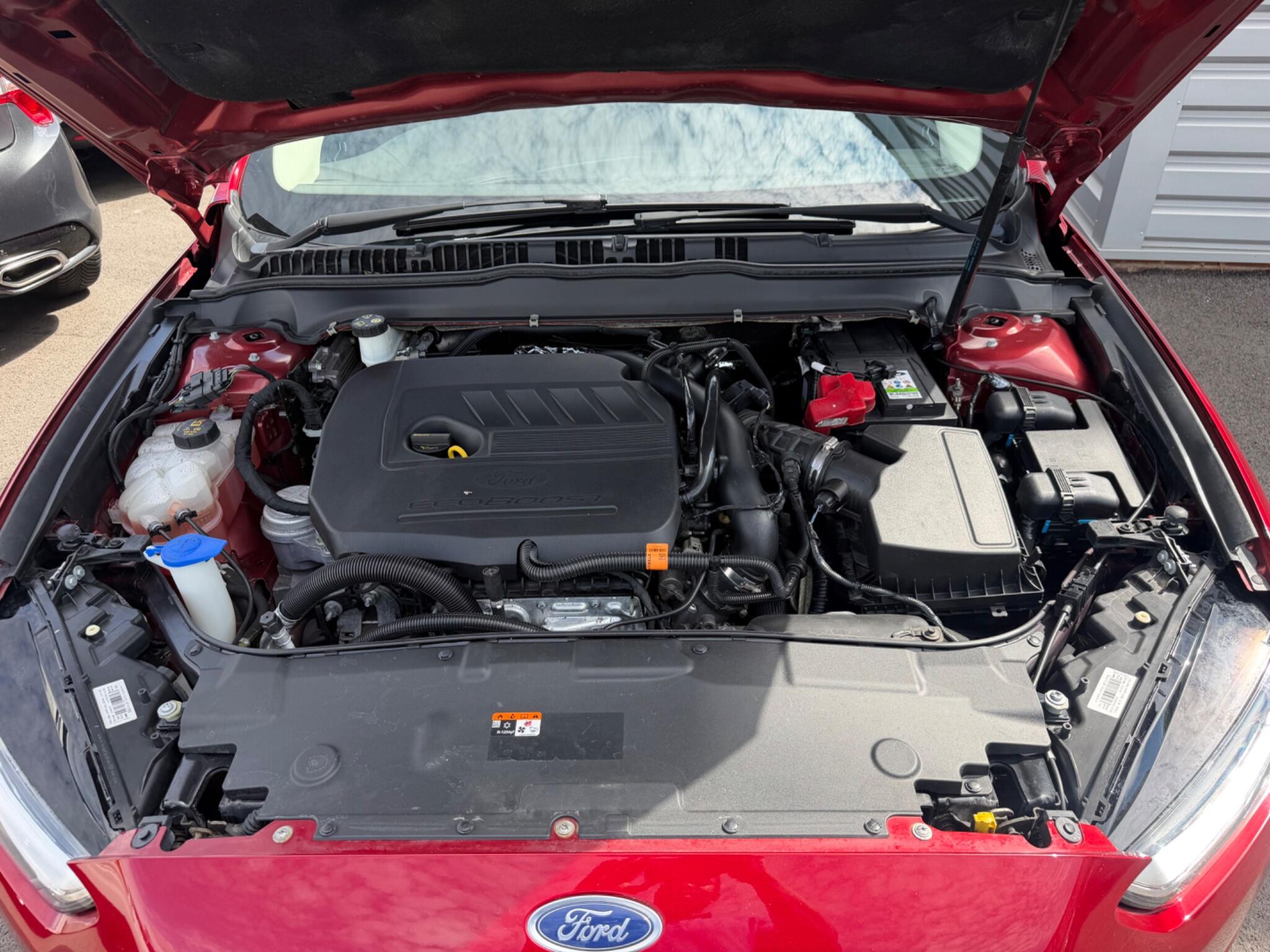 Ford Mondeo view 32