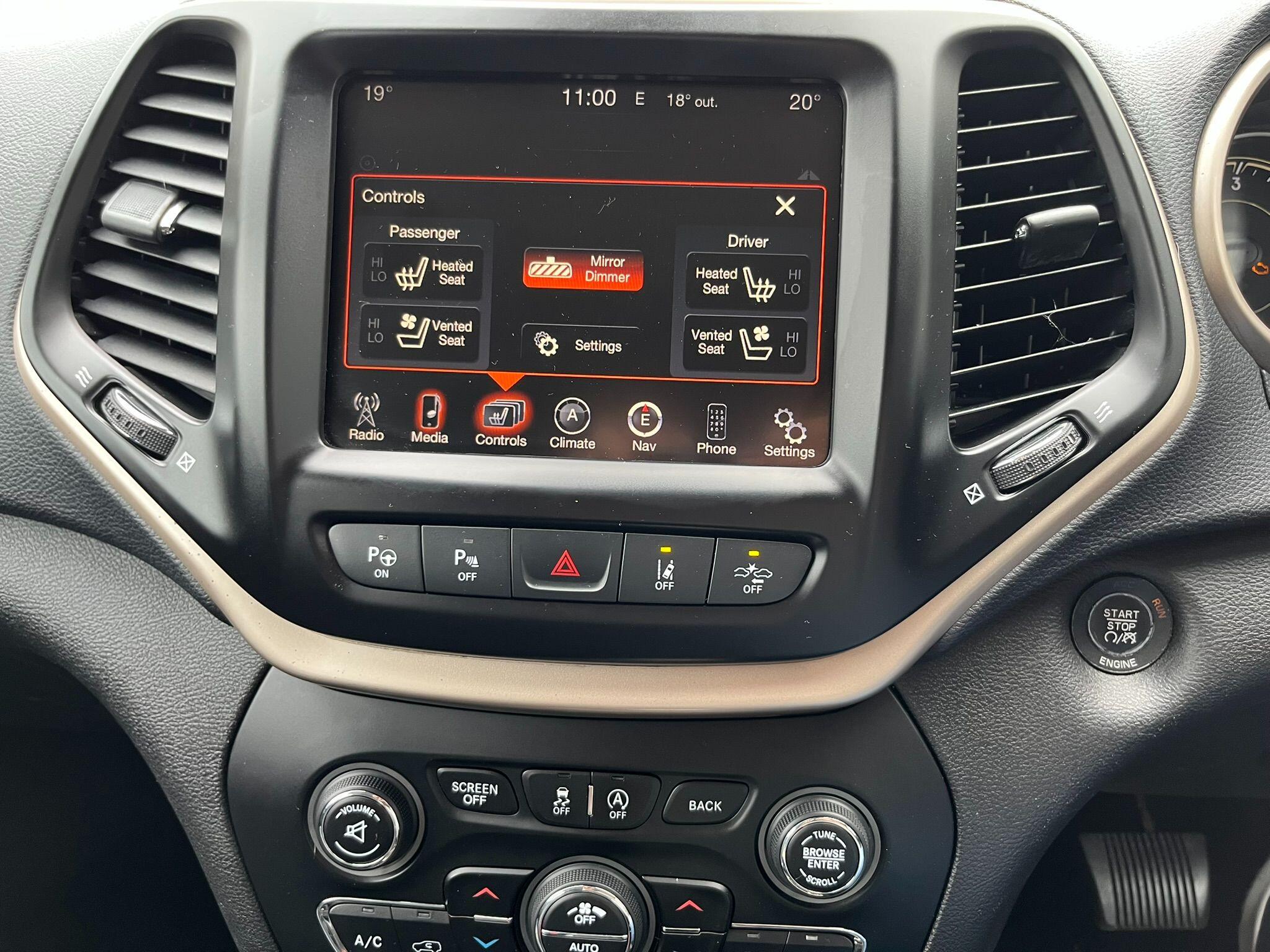 Jeep Cherokee view 36