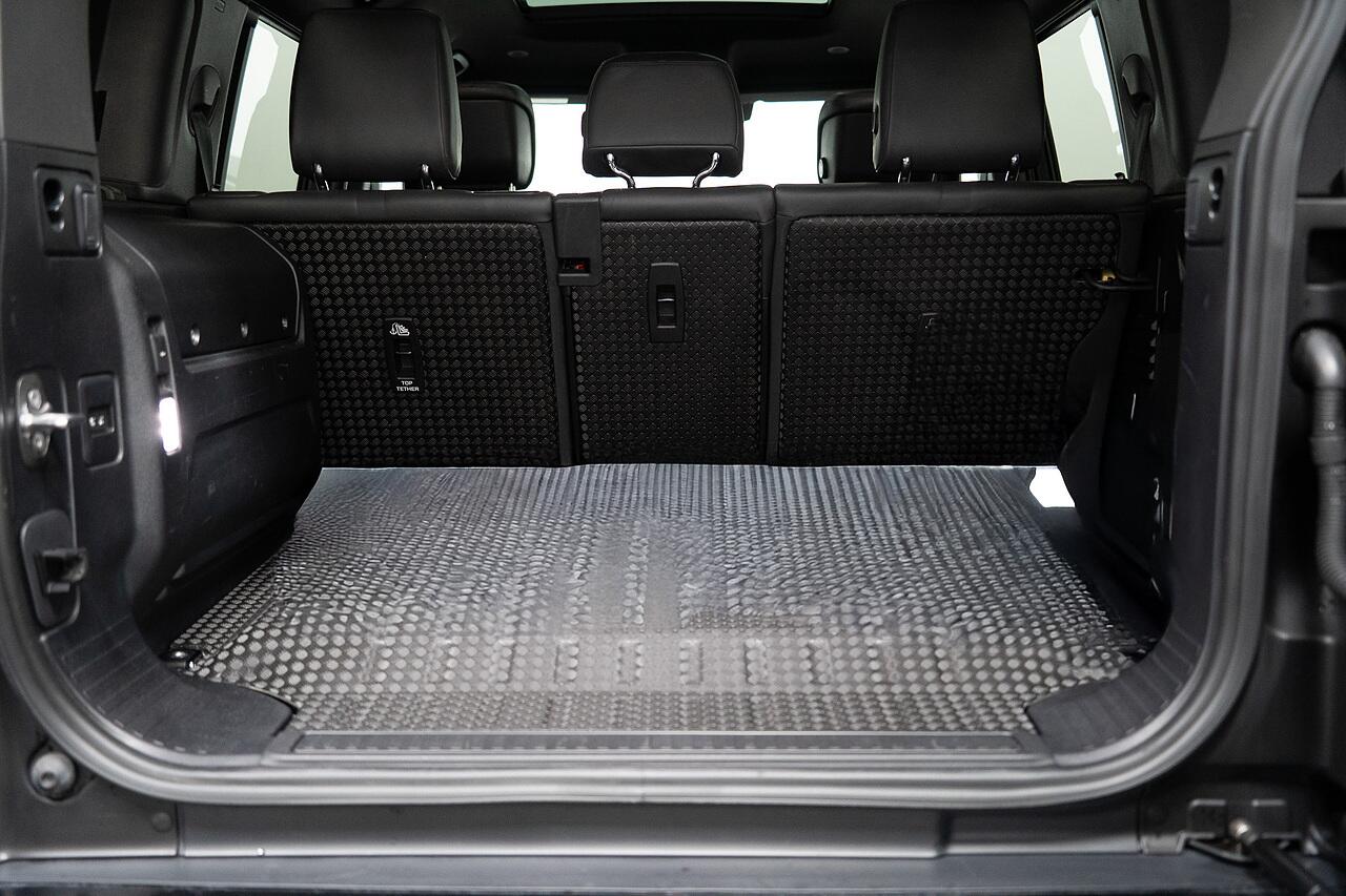 Land Rover Defender view 45