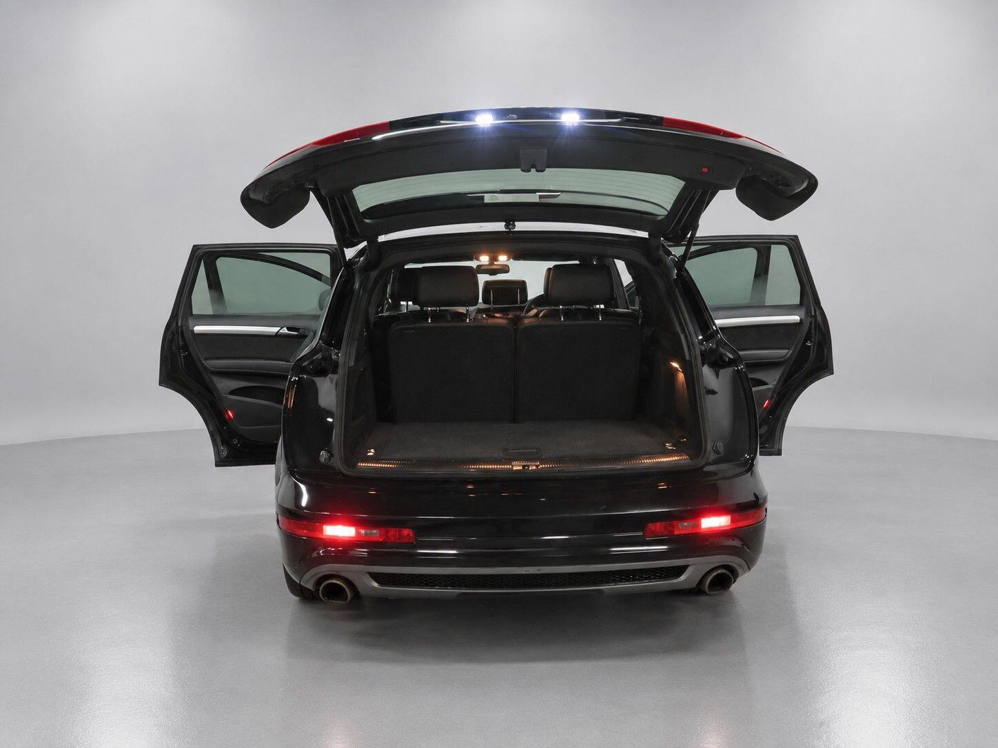 Audi Q7 view 23