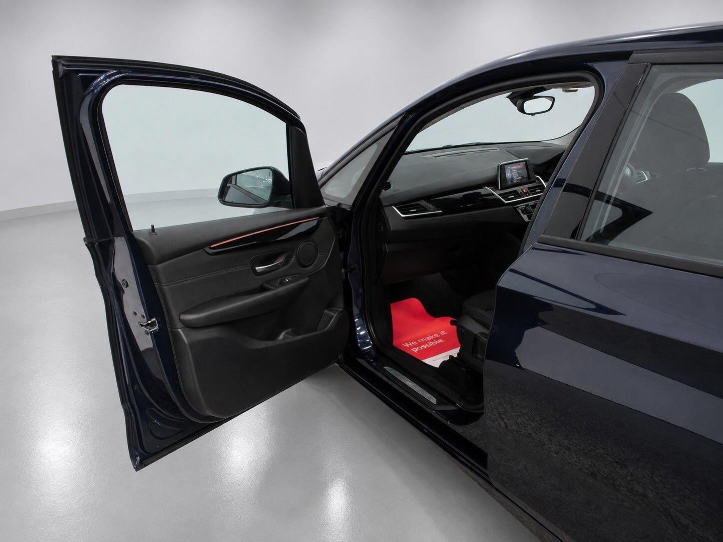 BMW 2 Series view 27