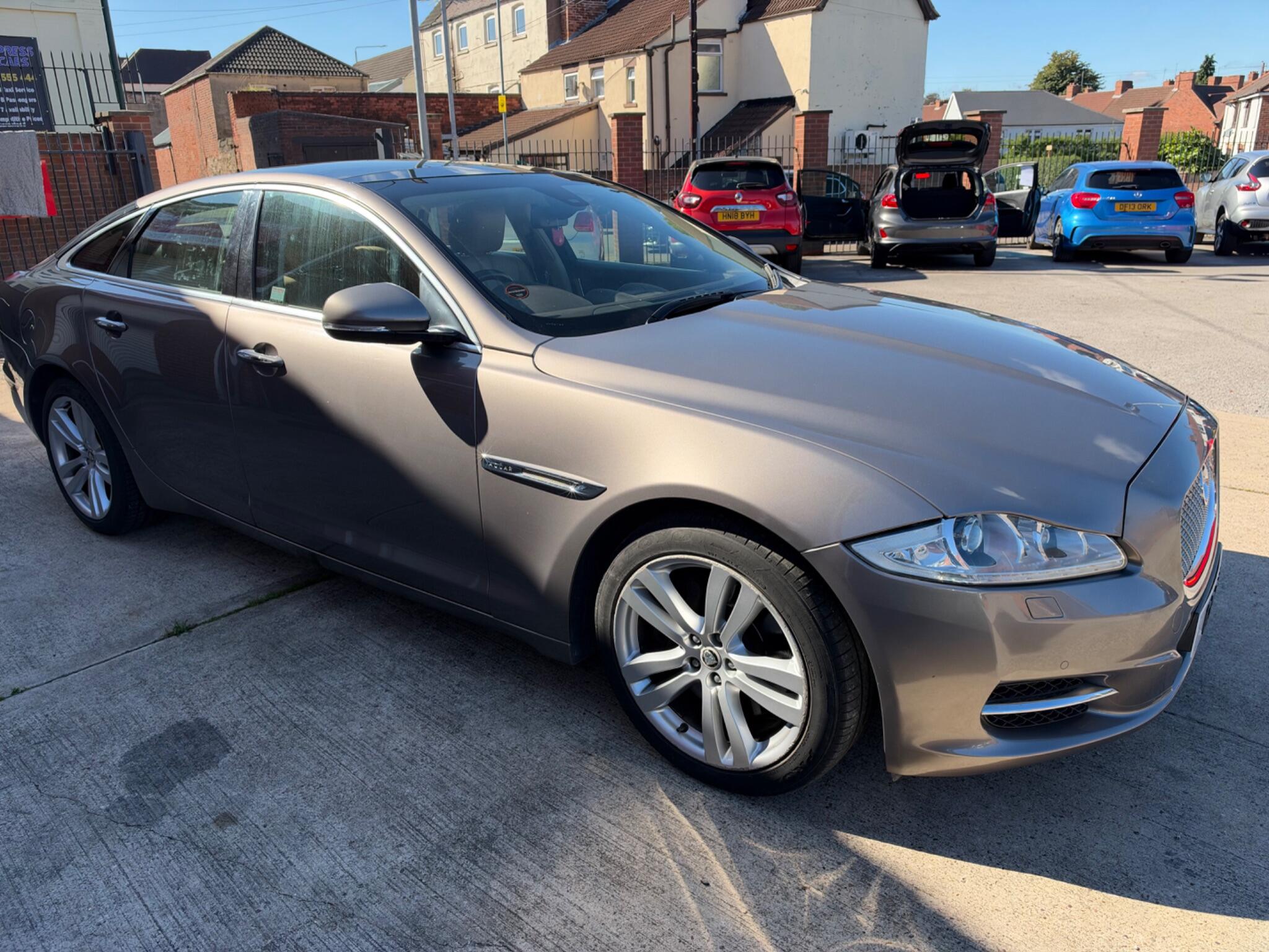 Jaguar XJ view 2