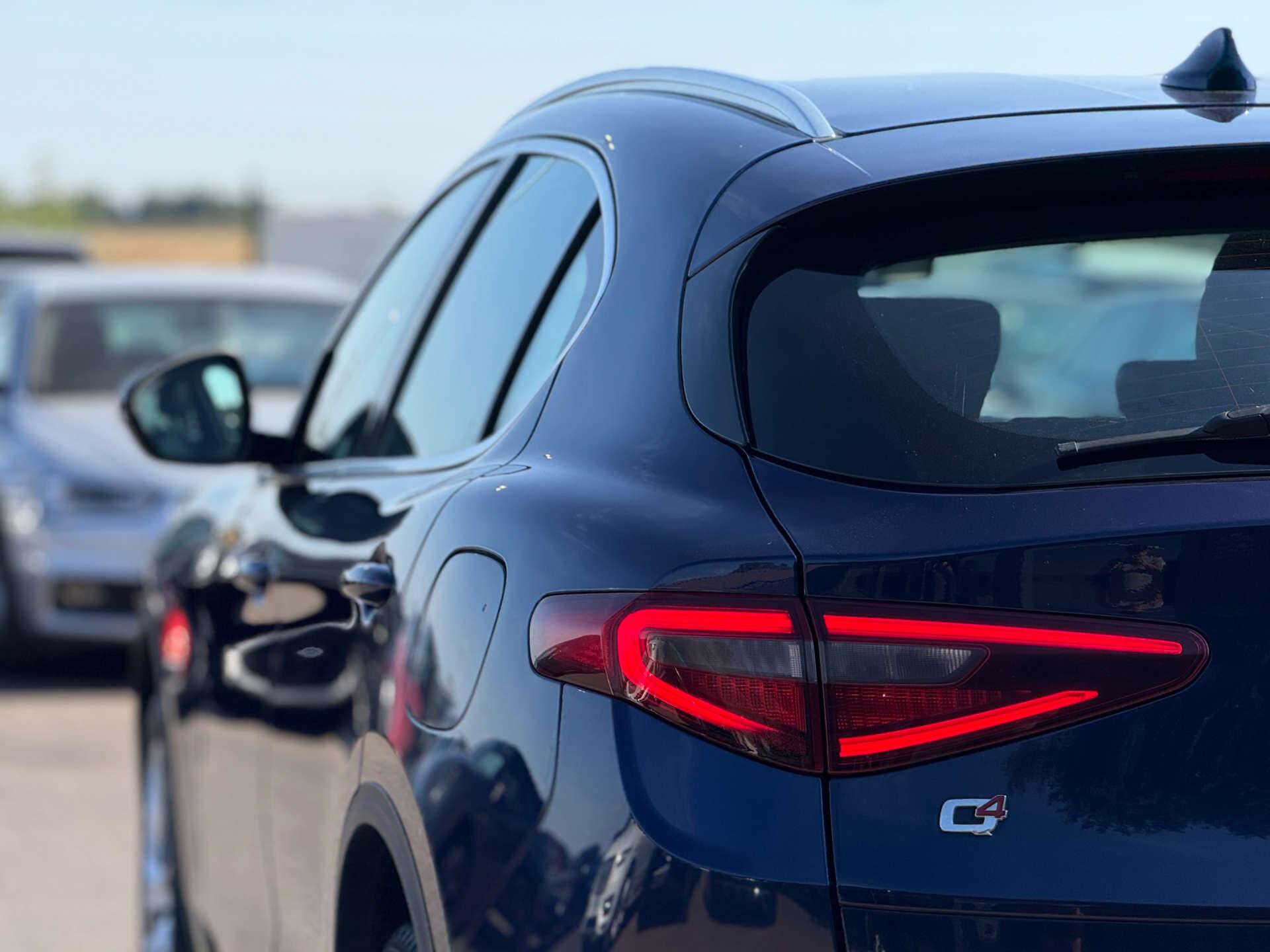 Alfa Romeo Stelvio view 22