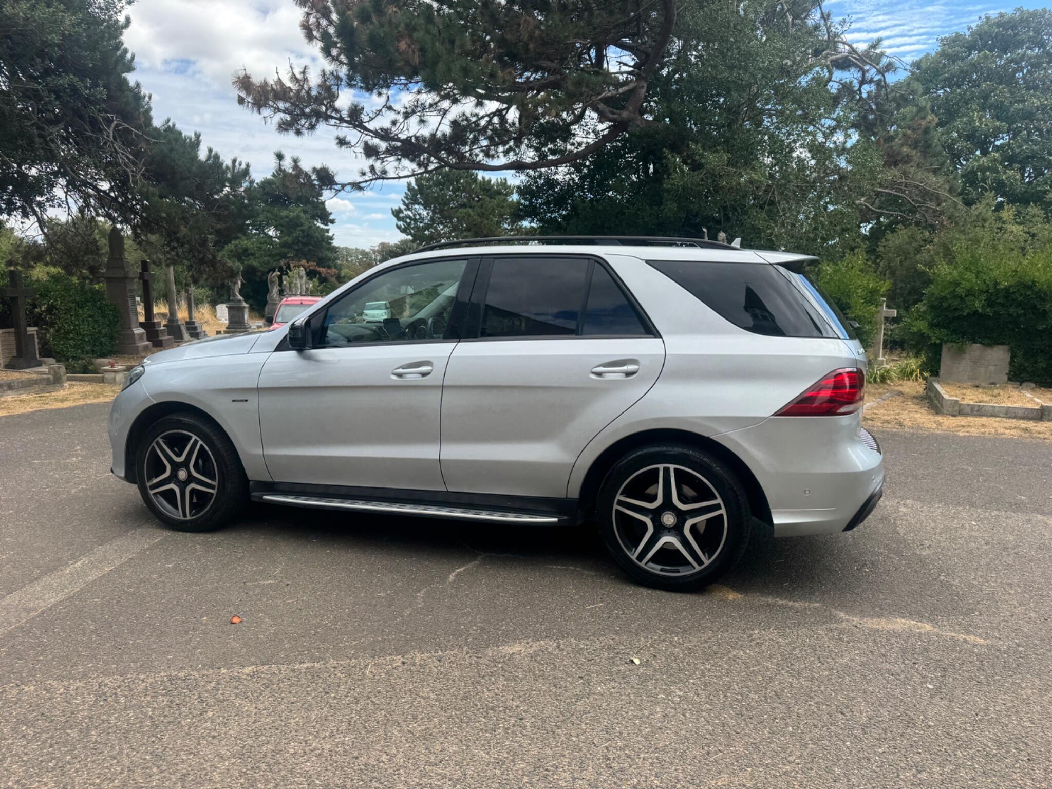 Mercedes-Benz Gle view 13