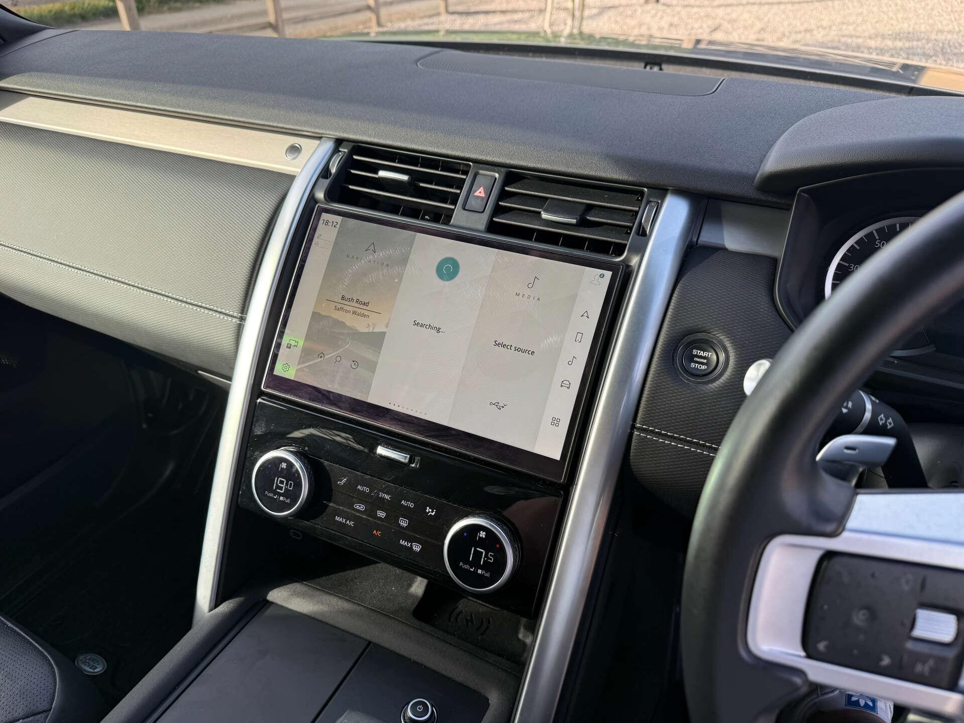 Land Rover Discovery view 26