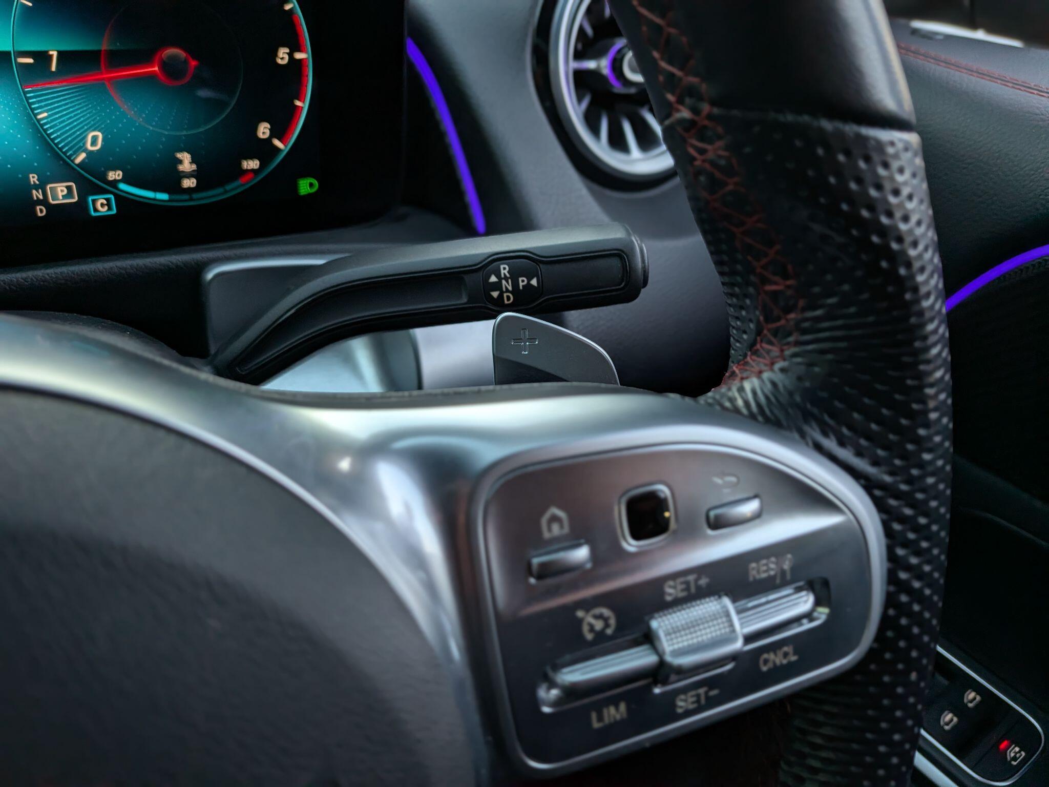 Mercedes-Benz GLB view 40