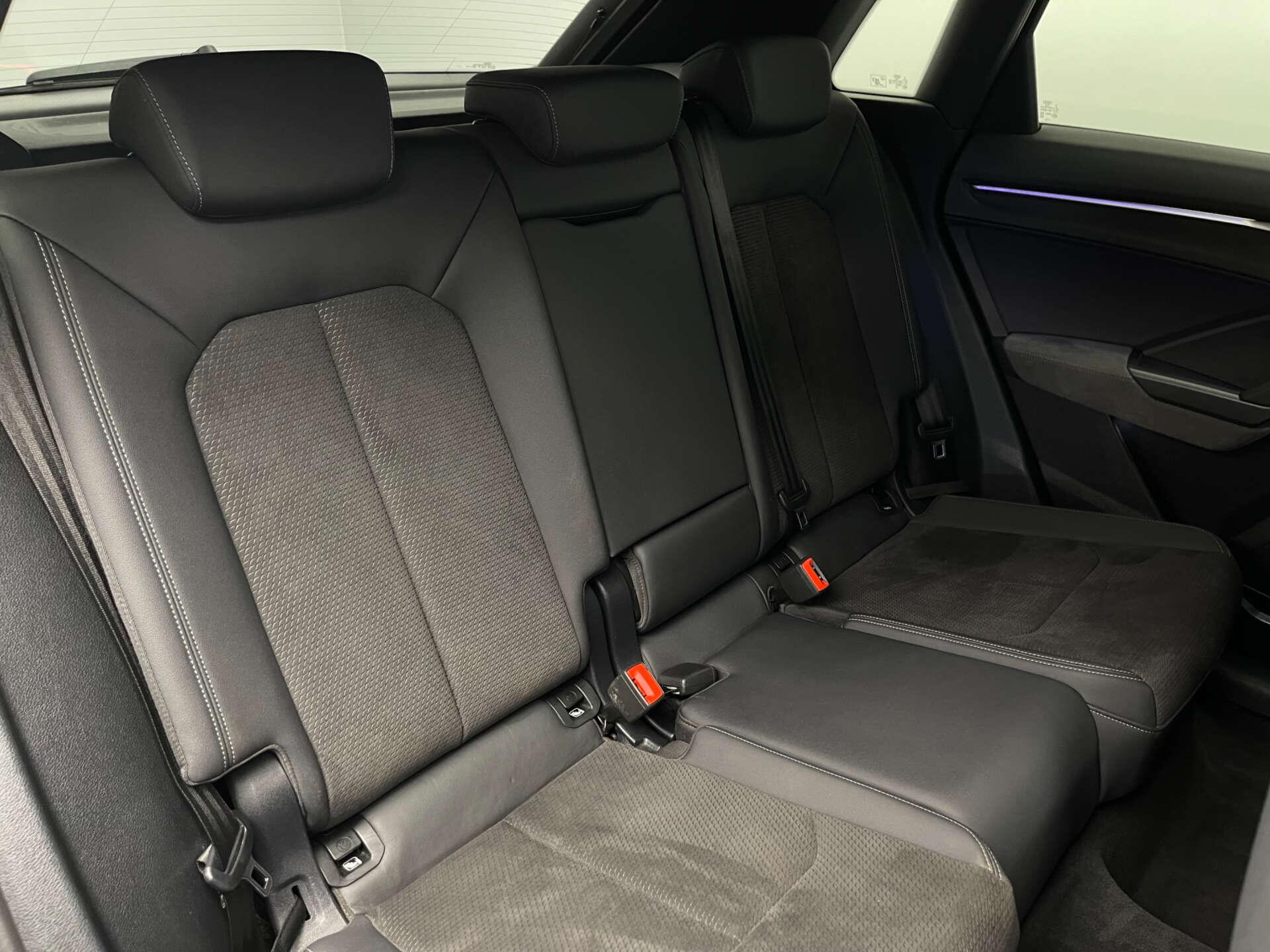 Audi Q3 view 29