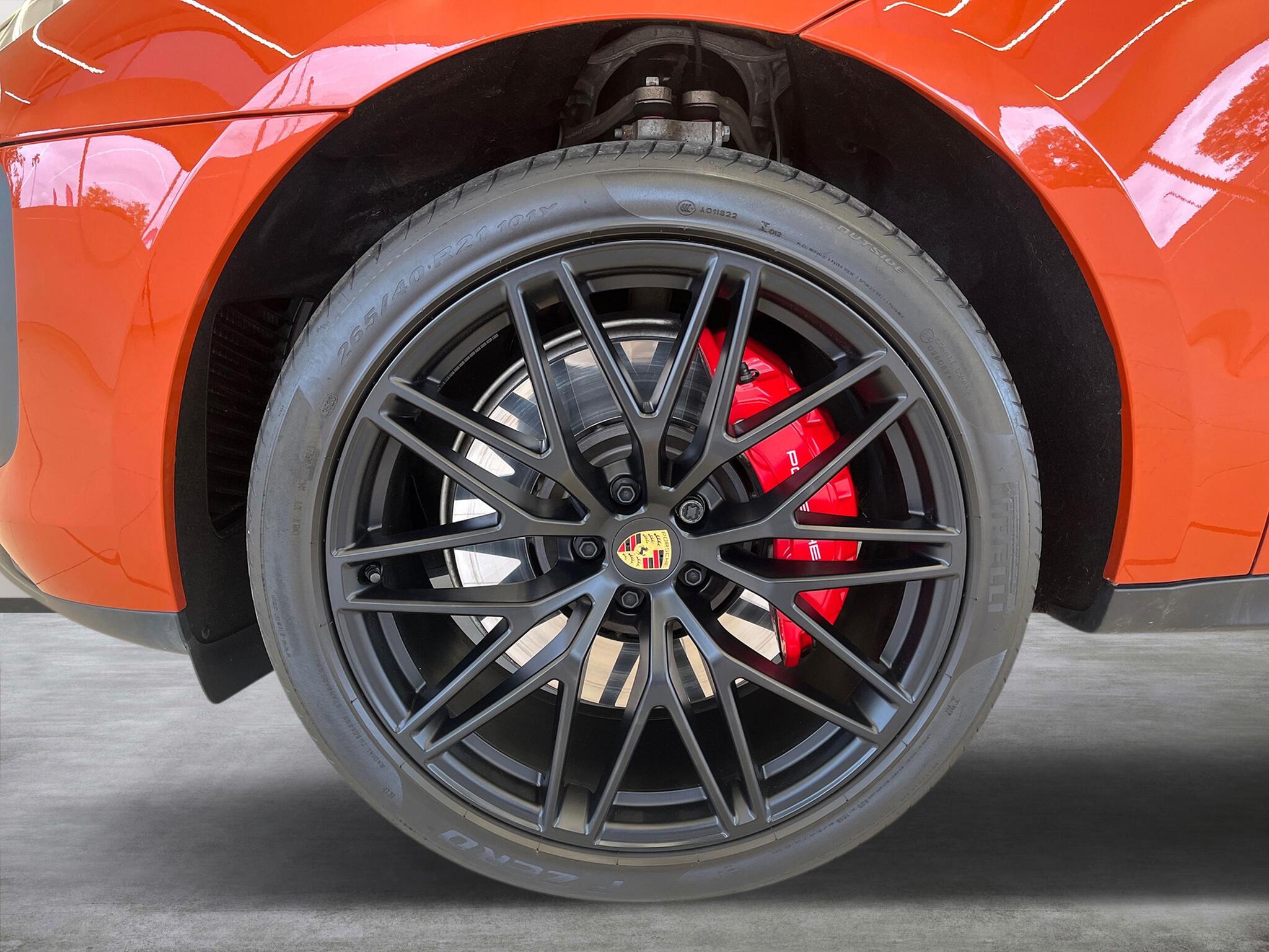 Porsche Macan view 9