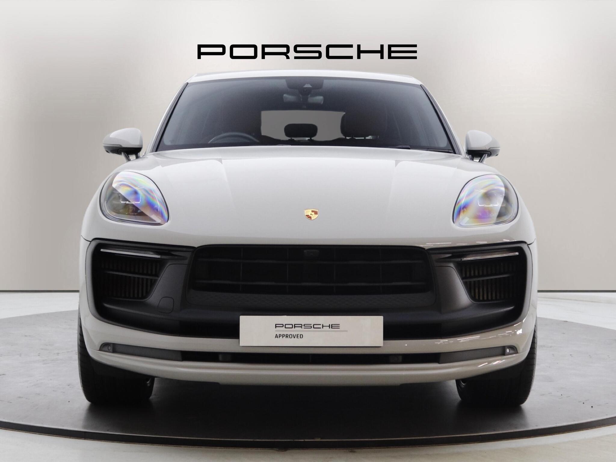 Porsche Macan view 6