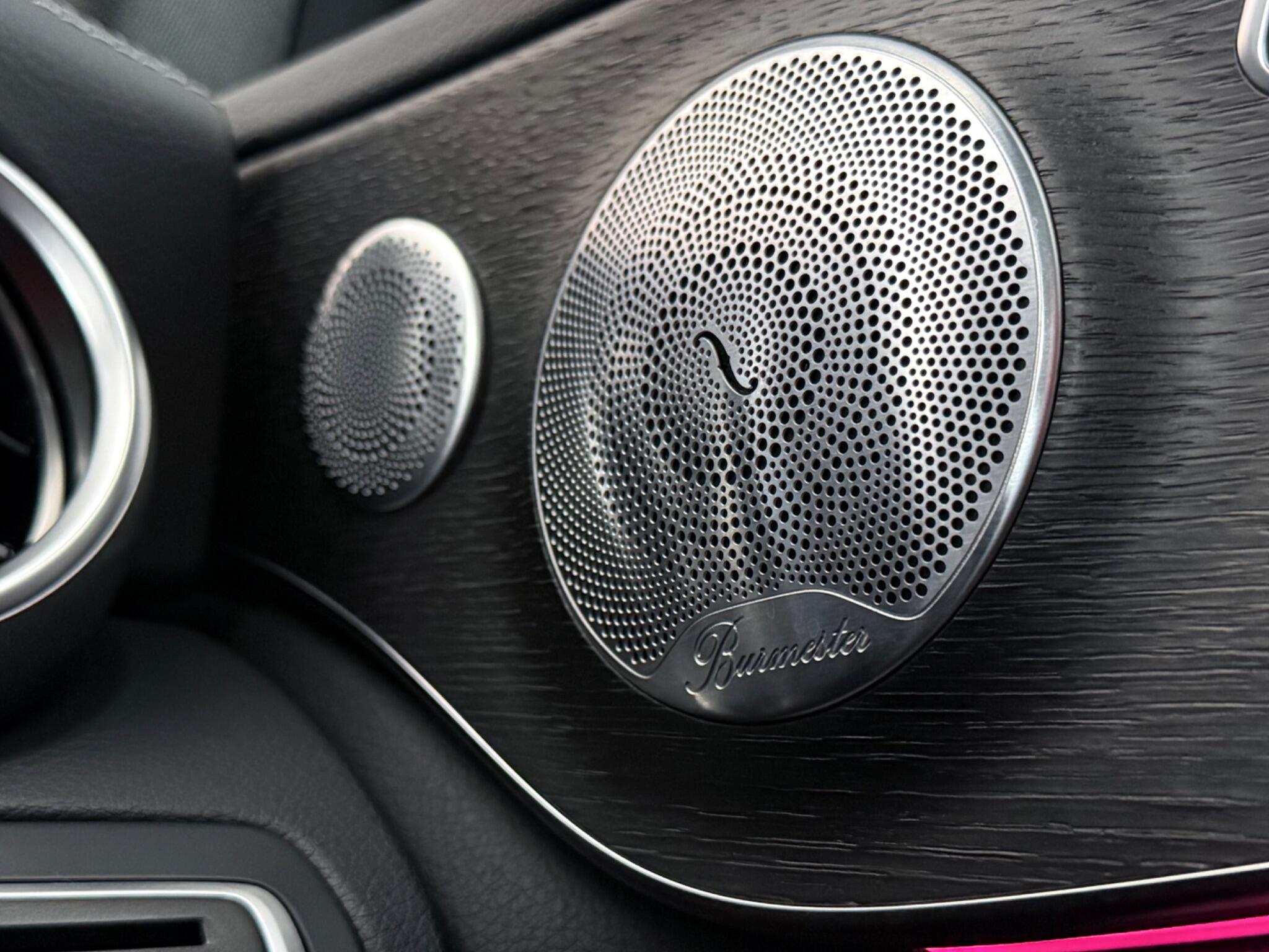 Mercedes-Benz C-Class view 26