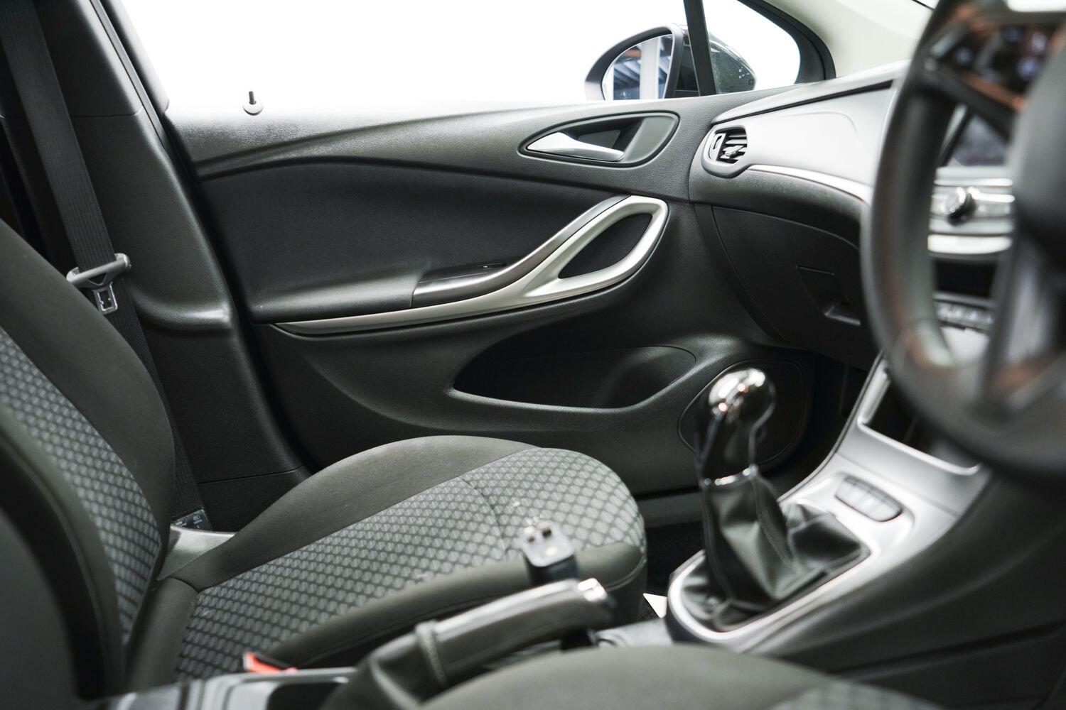 Vauxhall Astra view 20