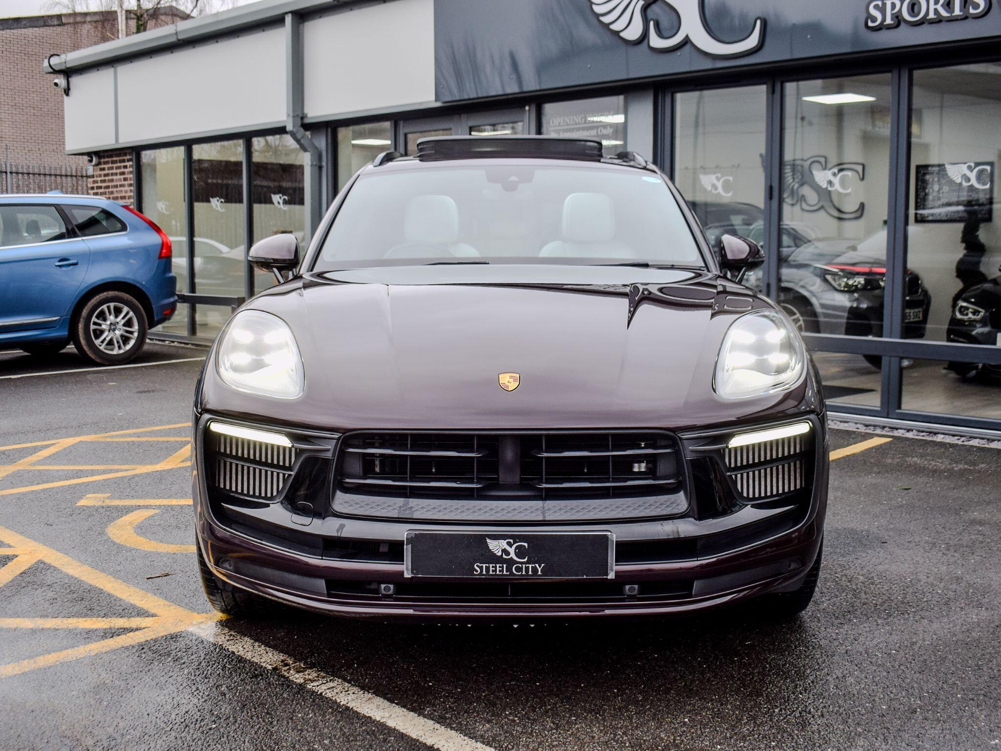 Porsche Macan view 5
