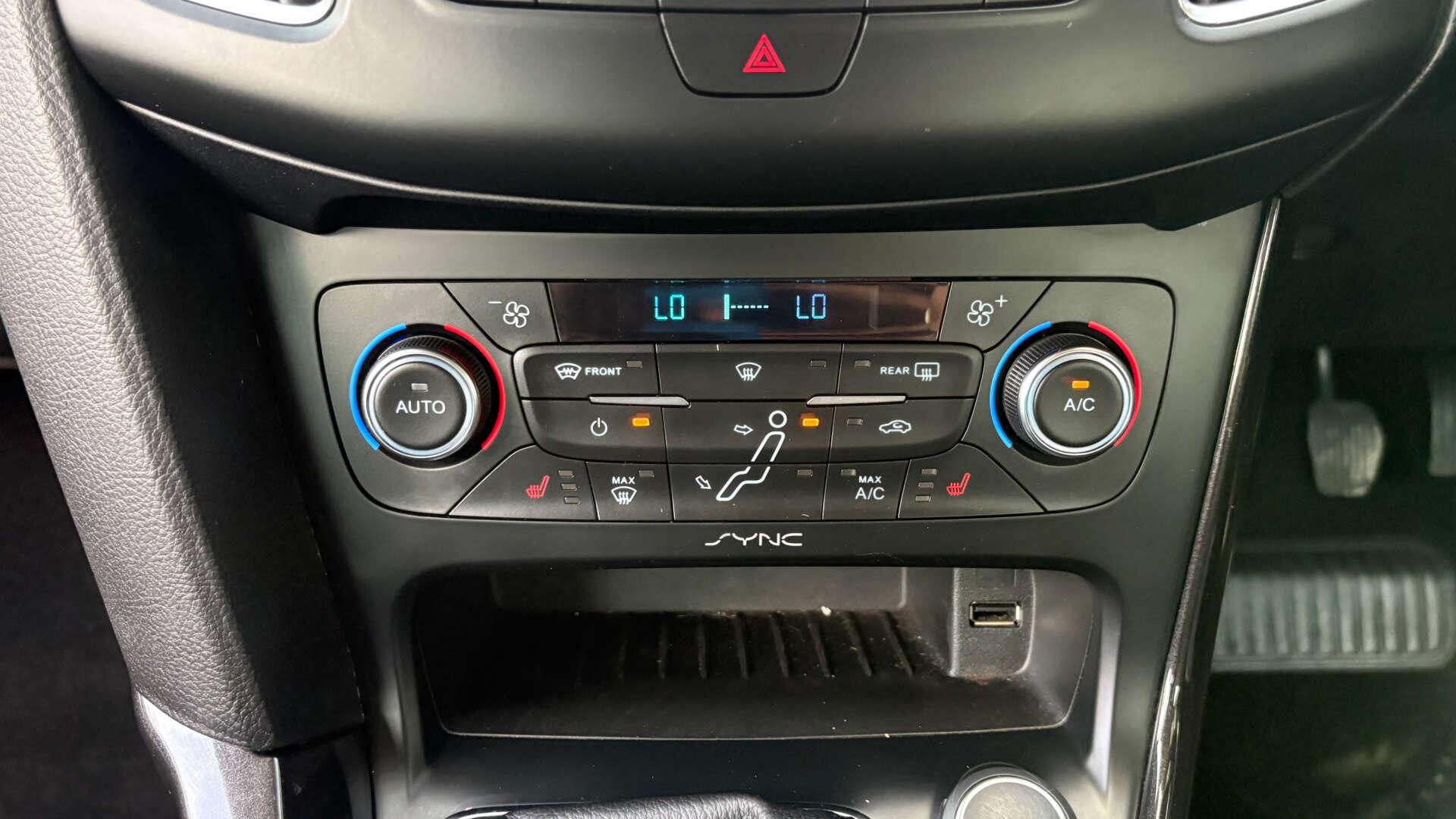 Ford Focus view 30
