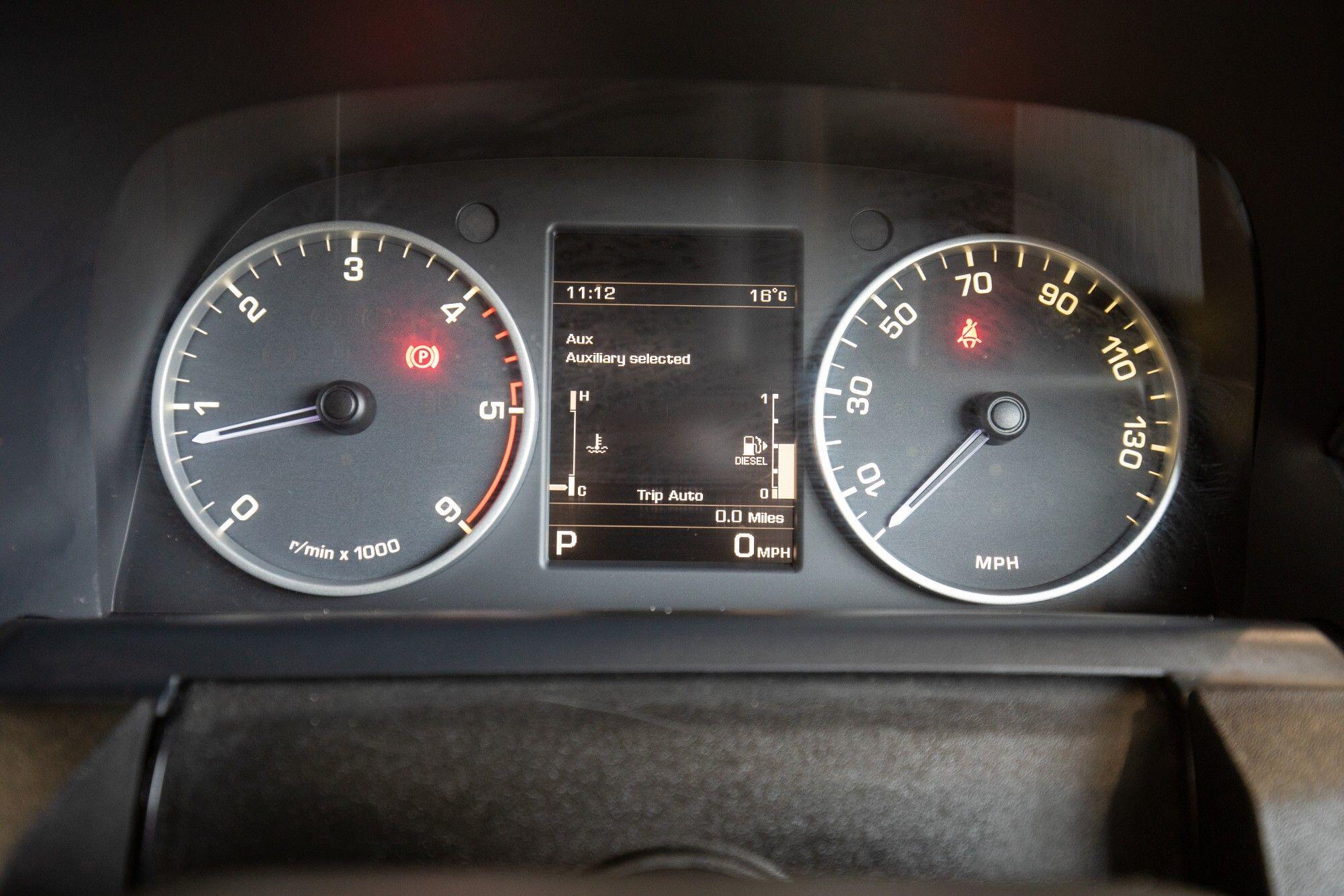 Land Rover Discovery view 34