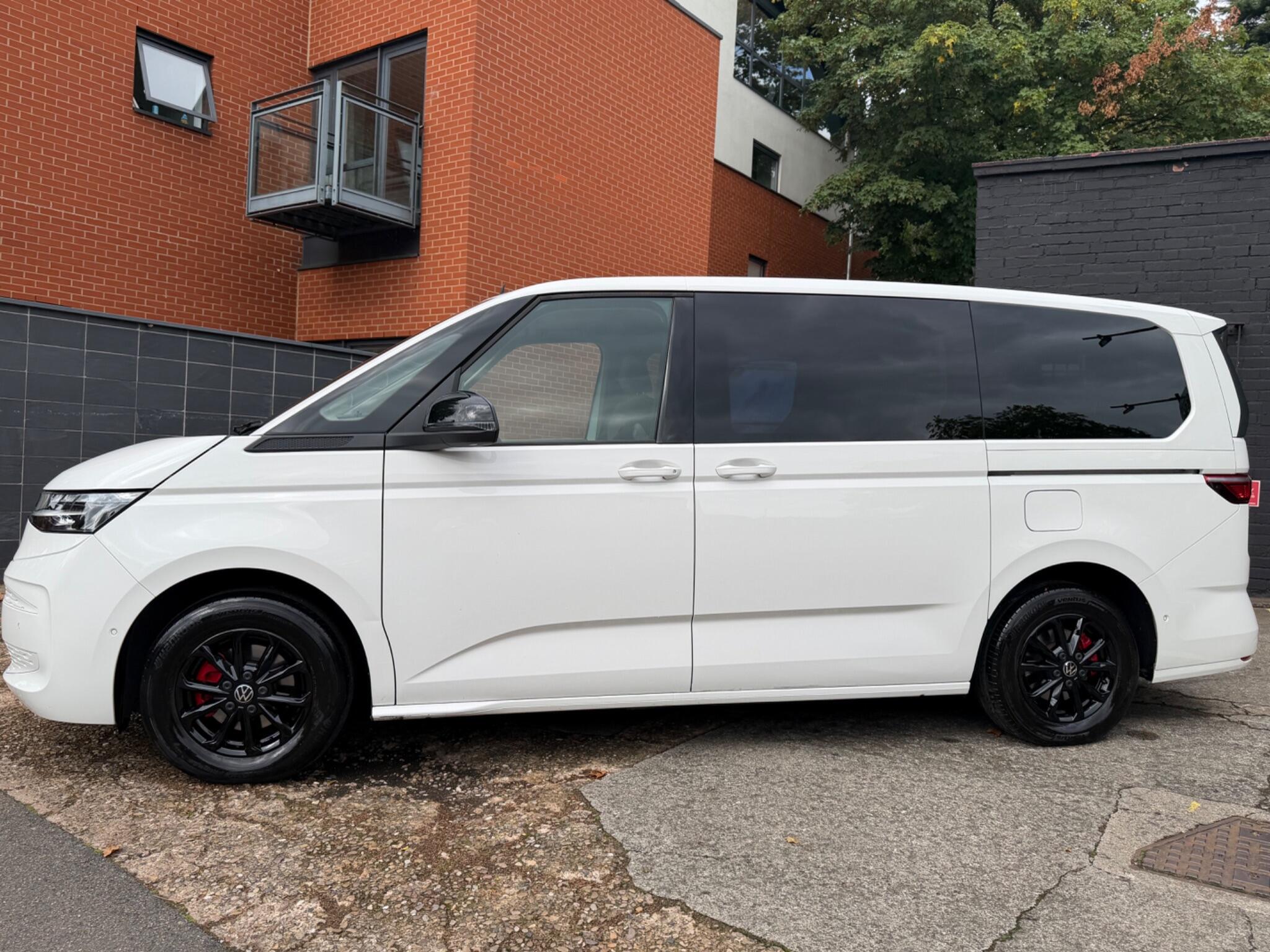 Volkswagen Multivan view 15