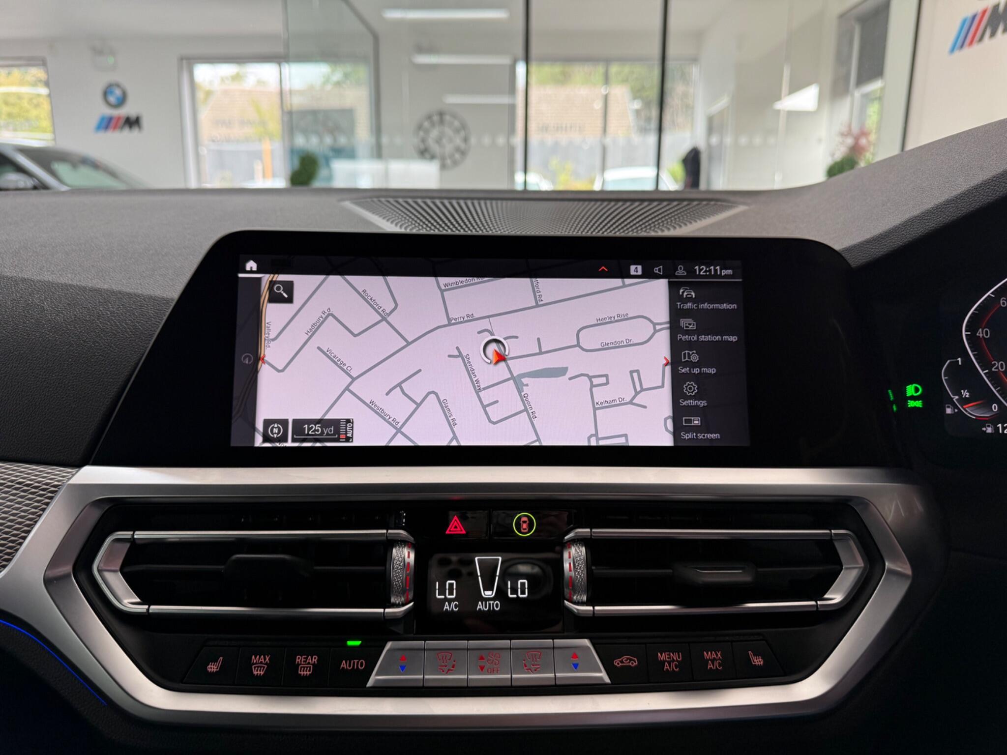 BMW 3 Series view 23