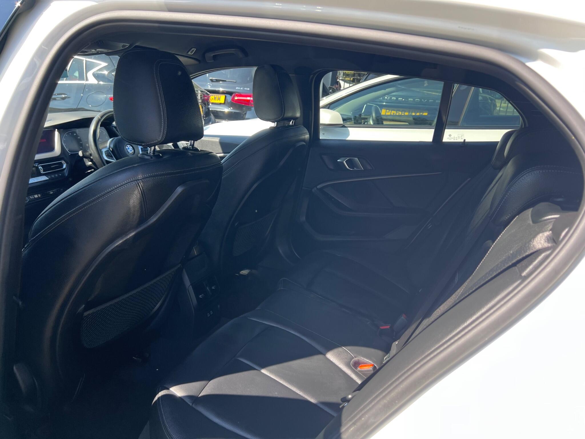 BMW 1 Series view 37