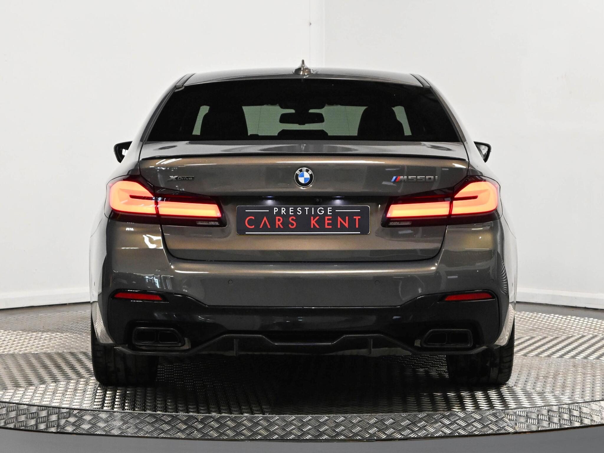 BMW 5 Series view 18