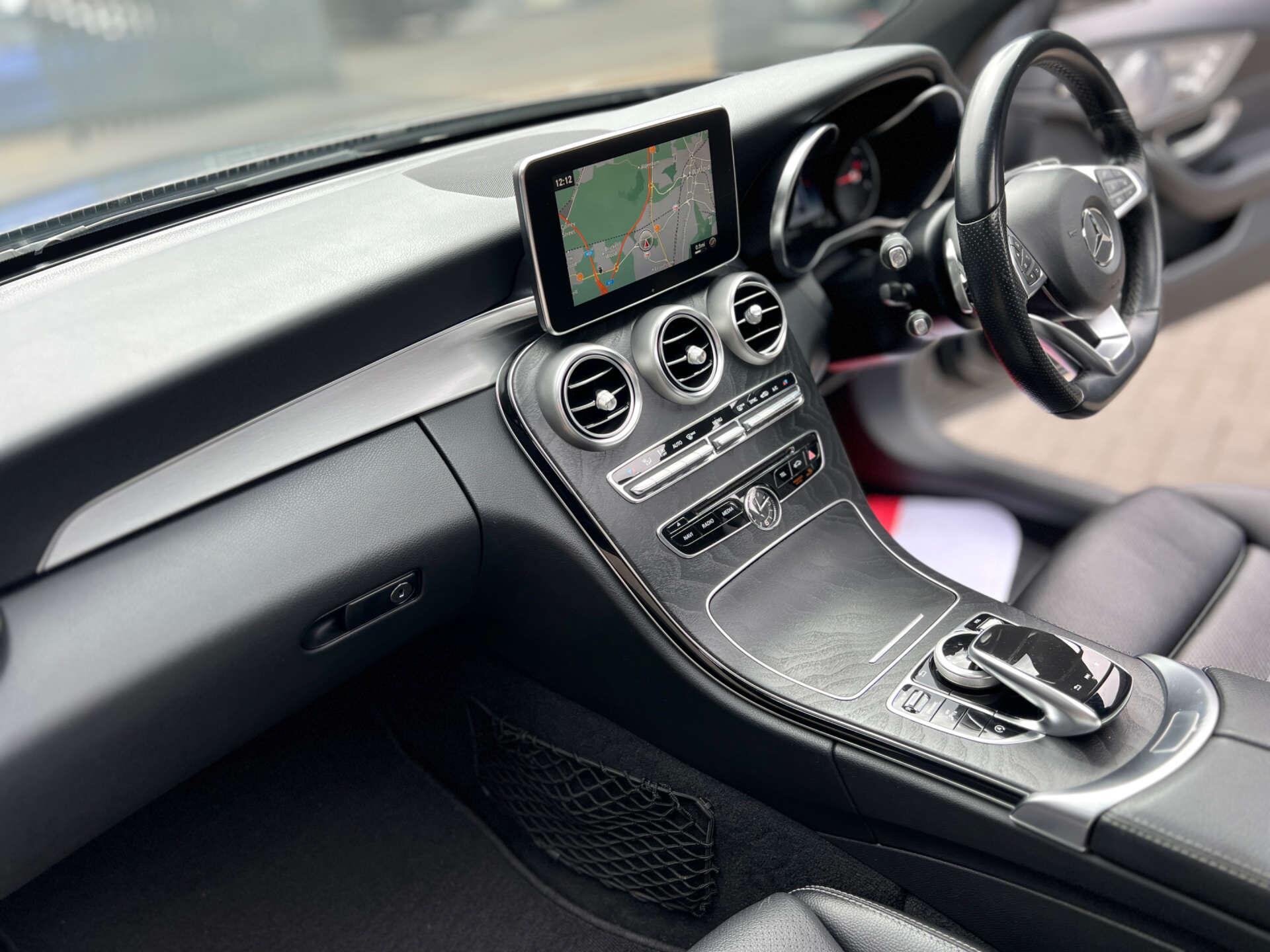 Mercedes-Benz C Class view 26