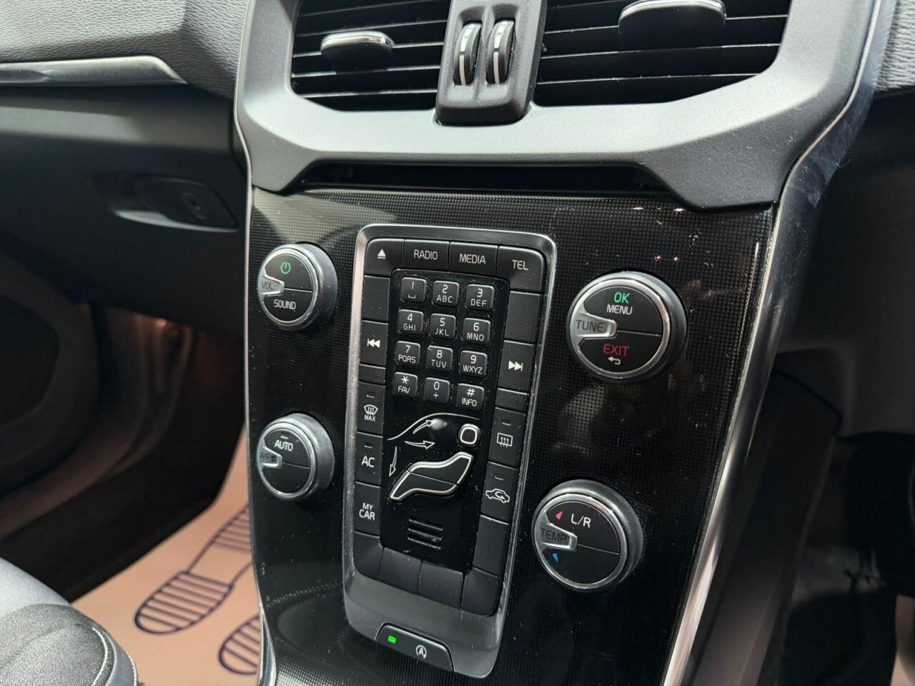 Volvo V40 view 27