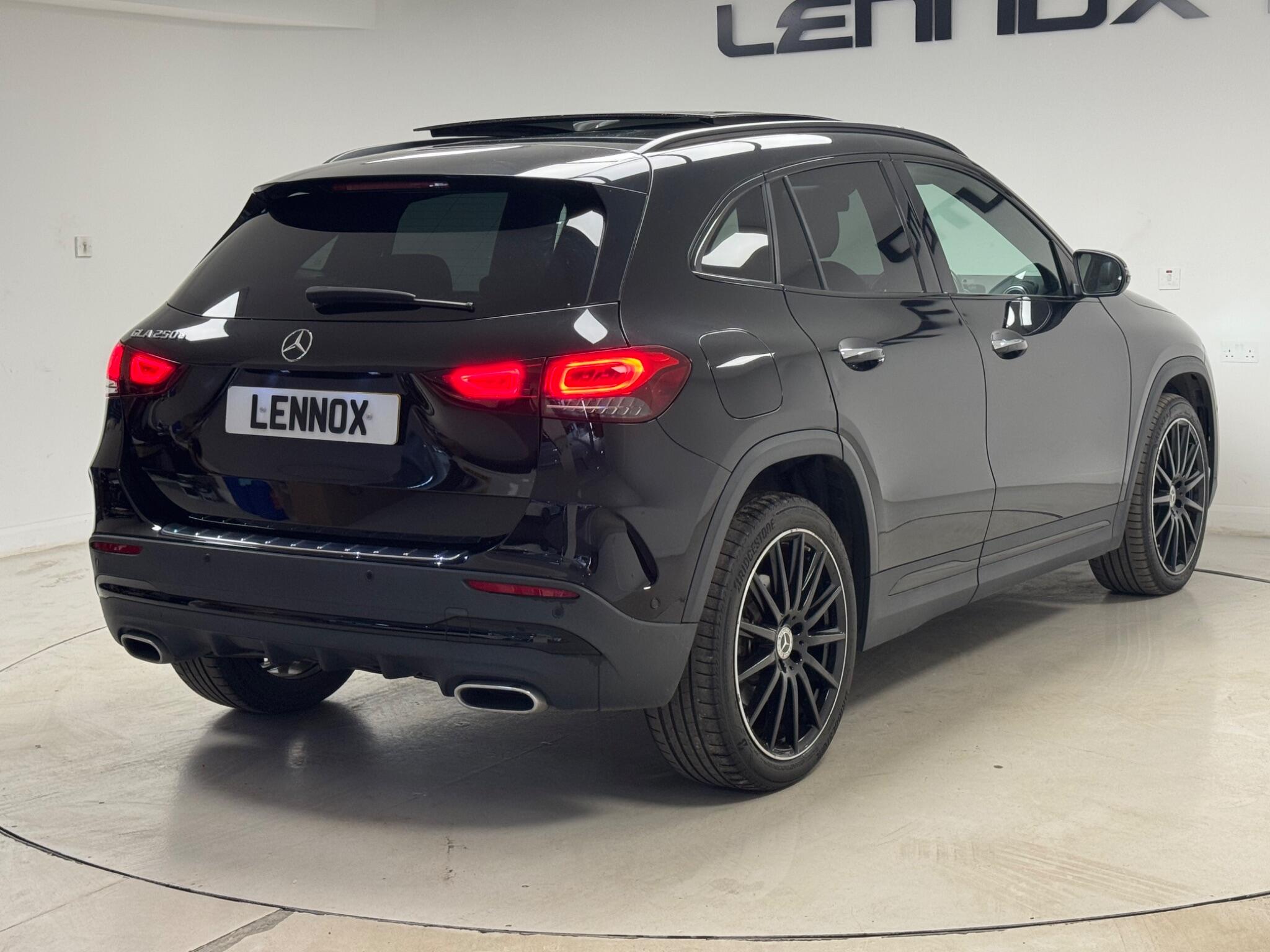 Mercedes-Benz Gla view 6