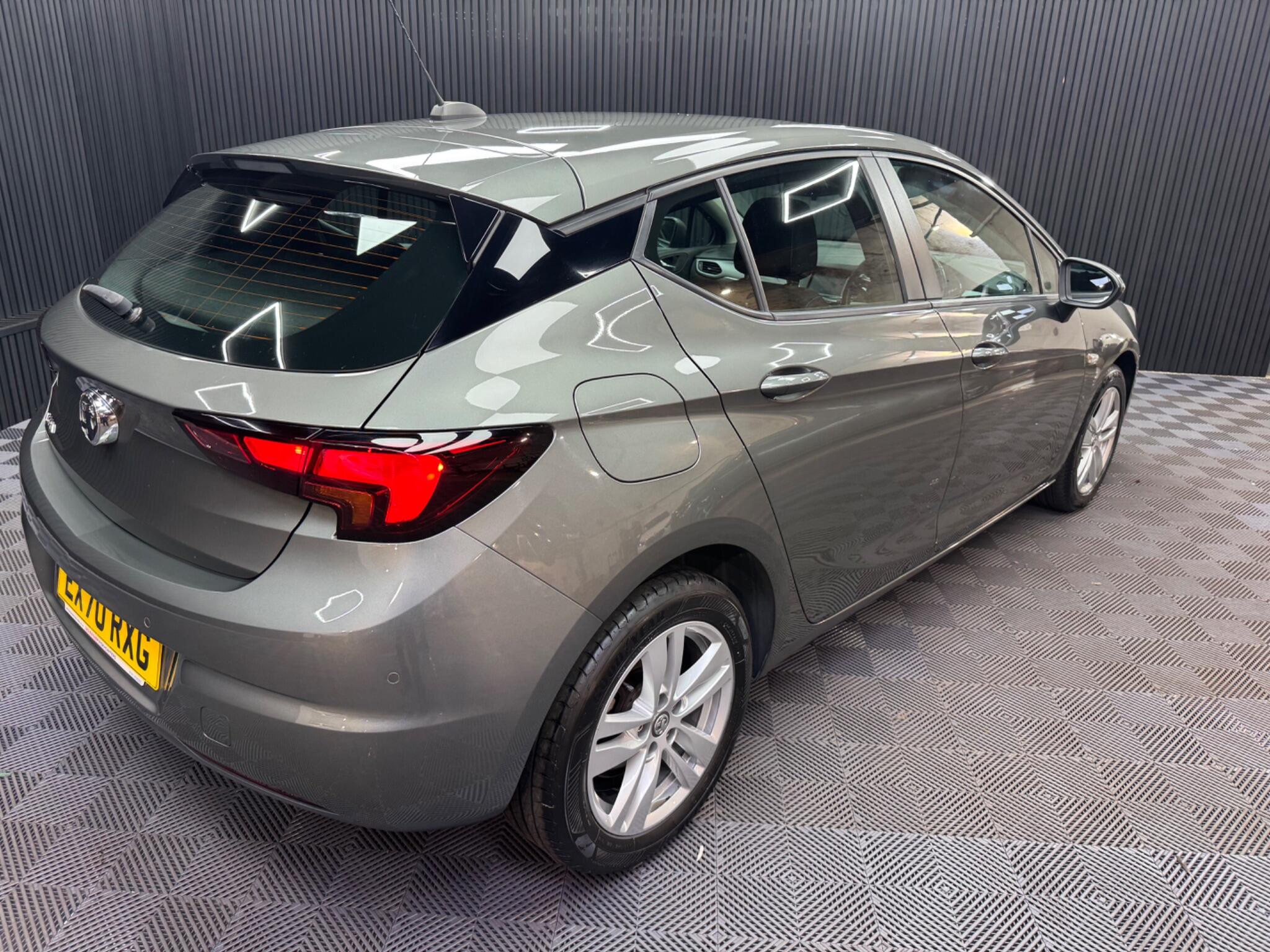 Vauxhall Astra view 17