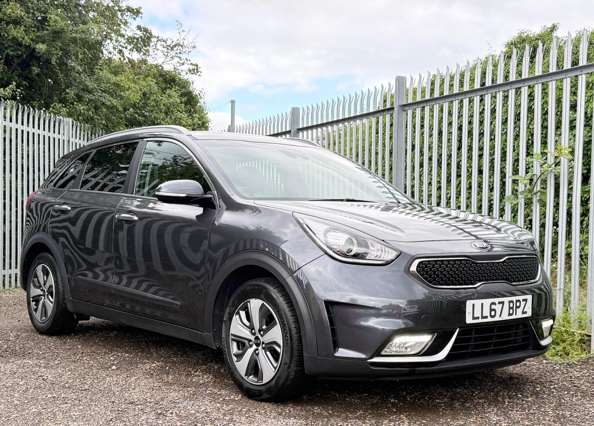 2018 Kia Niro image 1