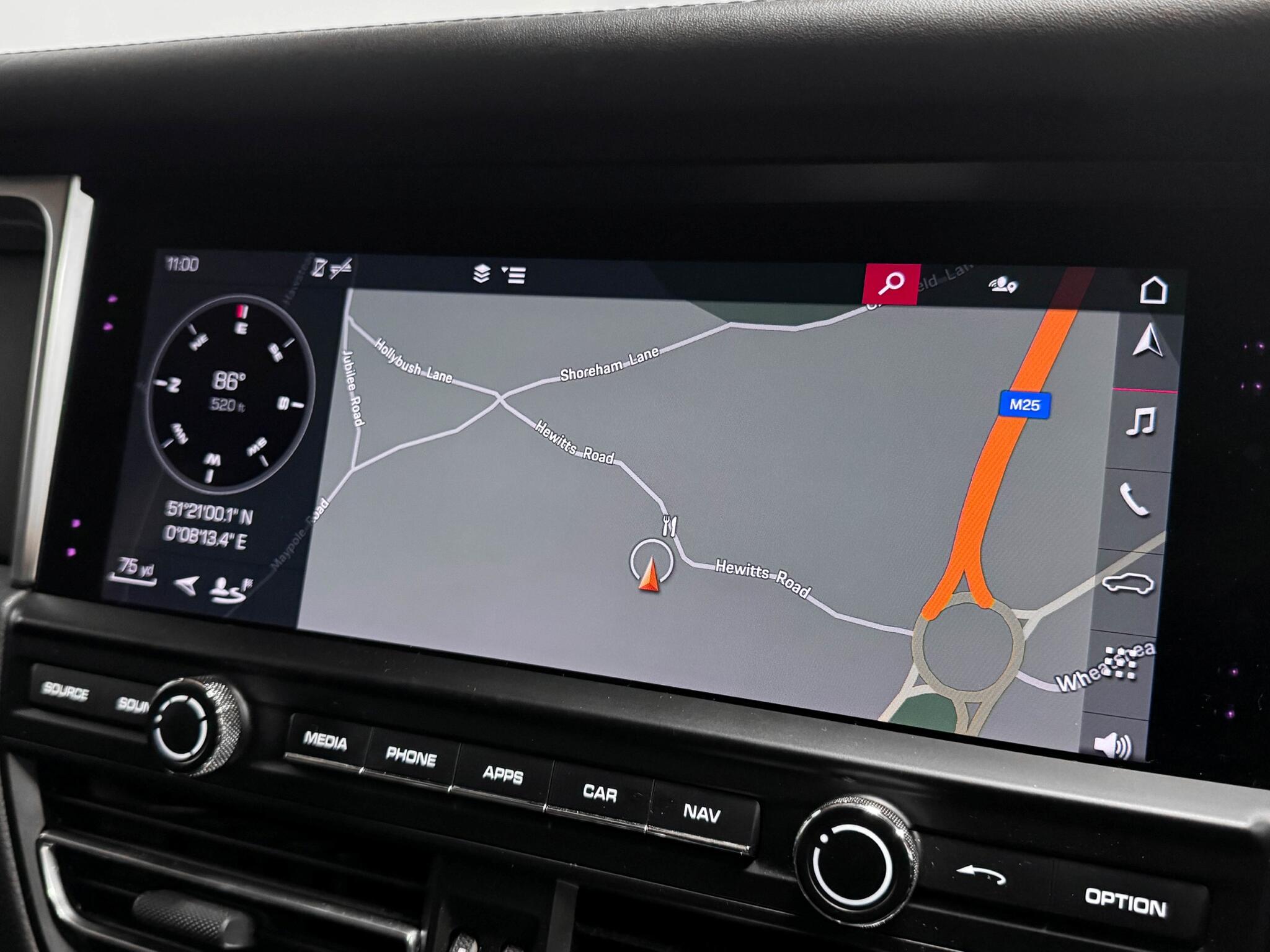 Porsche Macan view 39