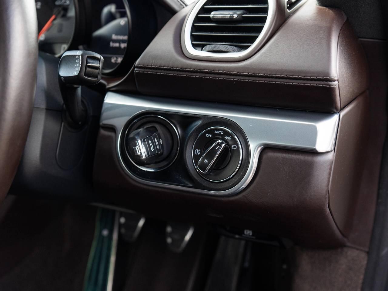 Porsche Cayman view 20