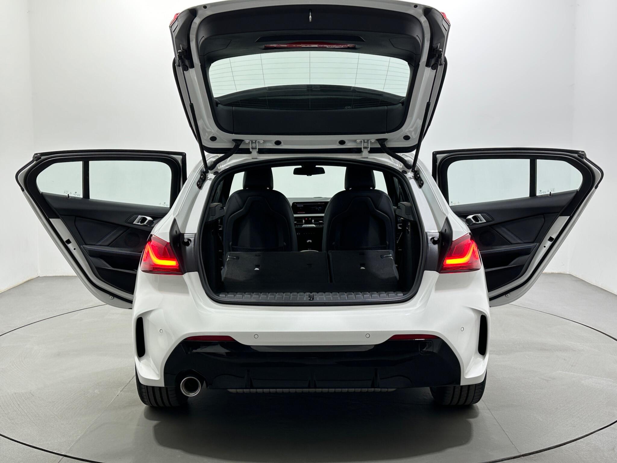 BMW 1 Series view 44