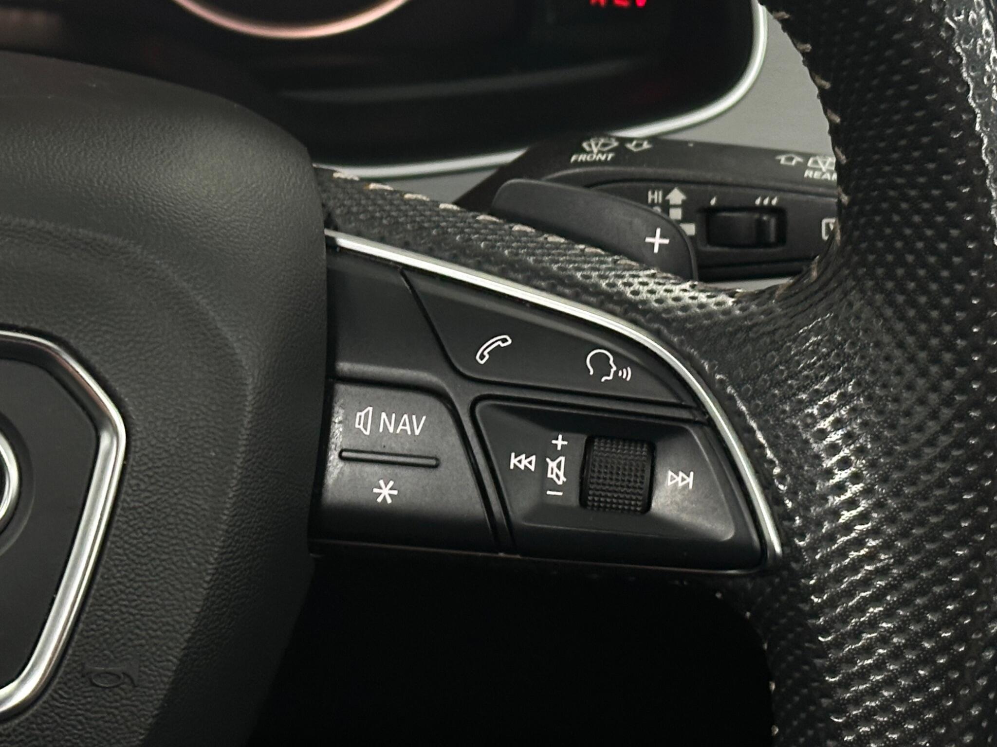 Audi Q7 view 28