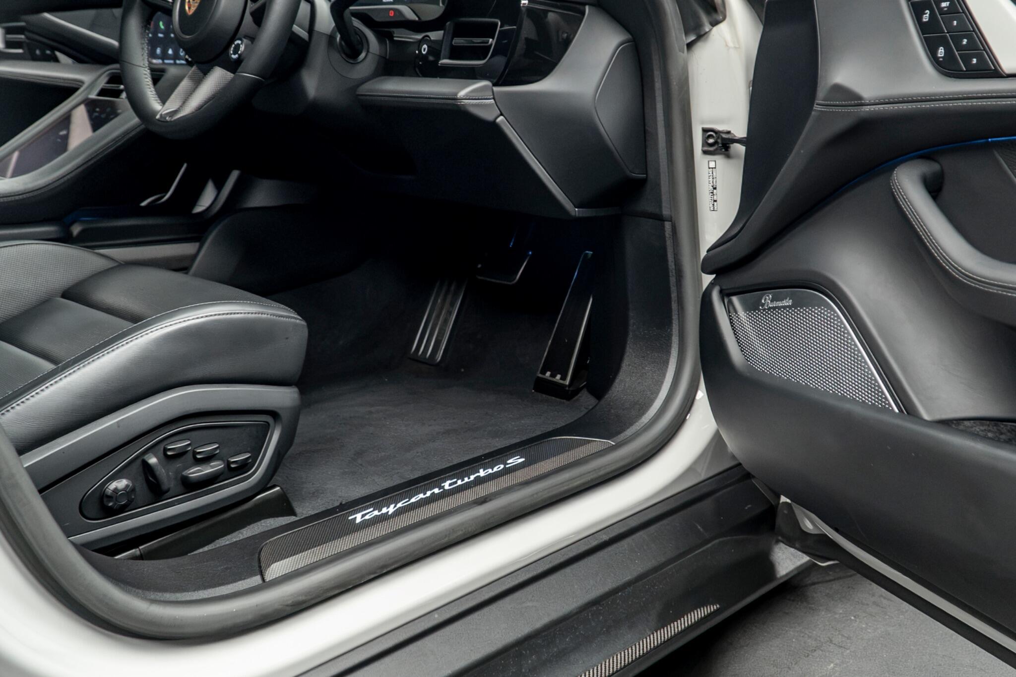 Porsche Taycan view 45