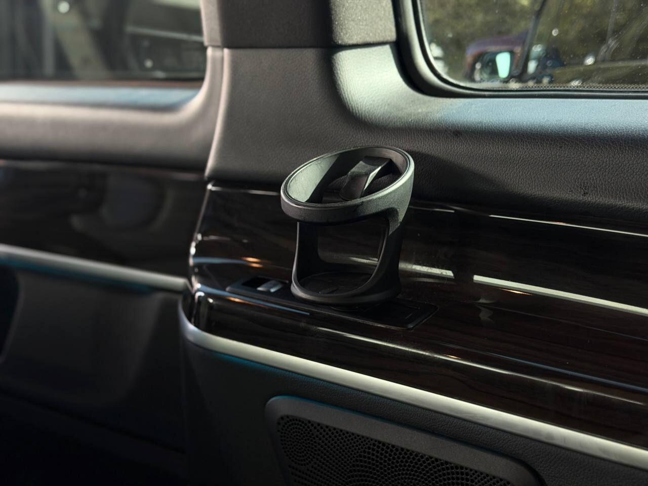 Mercedes-Benz EQV view 22