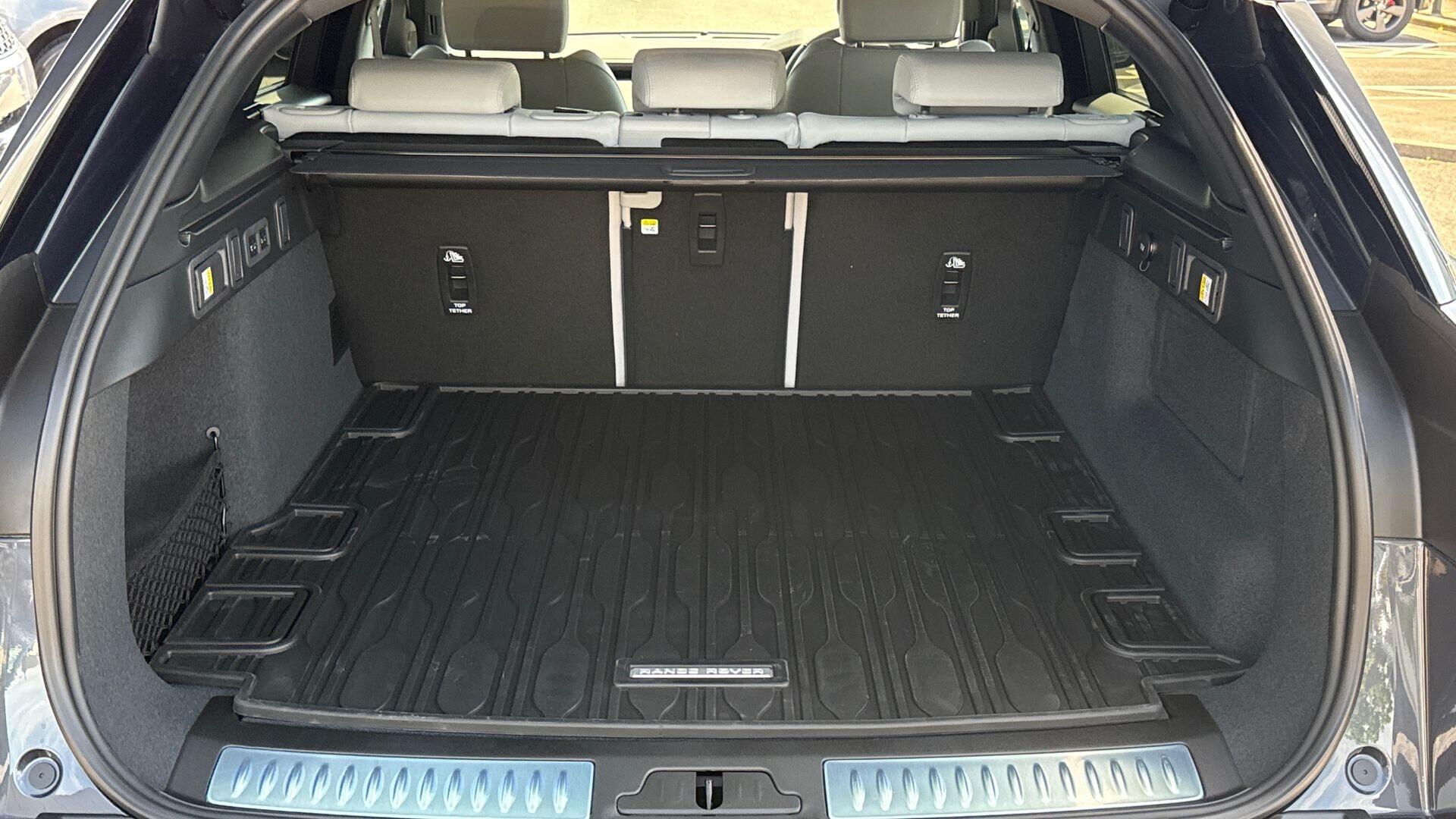 Land Rover Range Rover Velar view 11