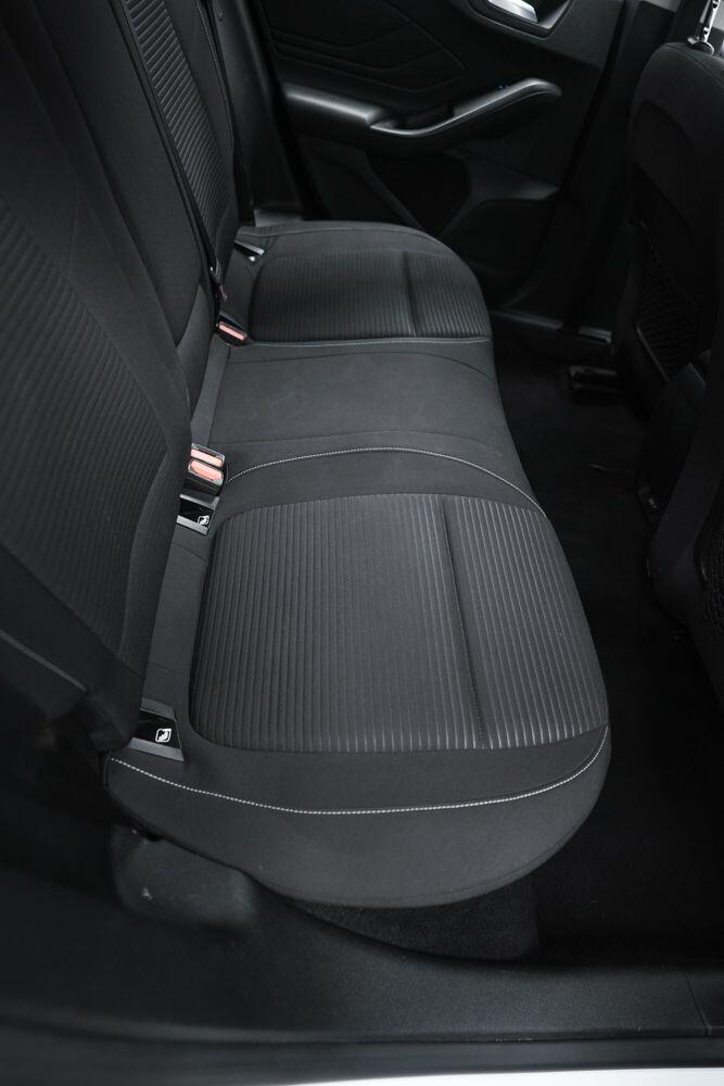 Ford Focus view 15