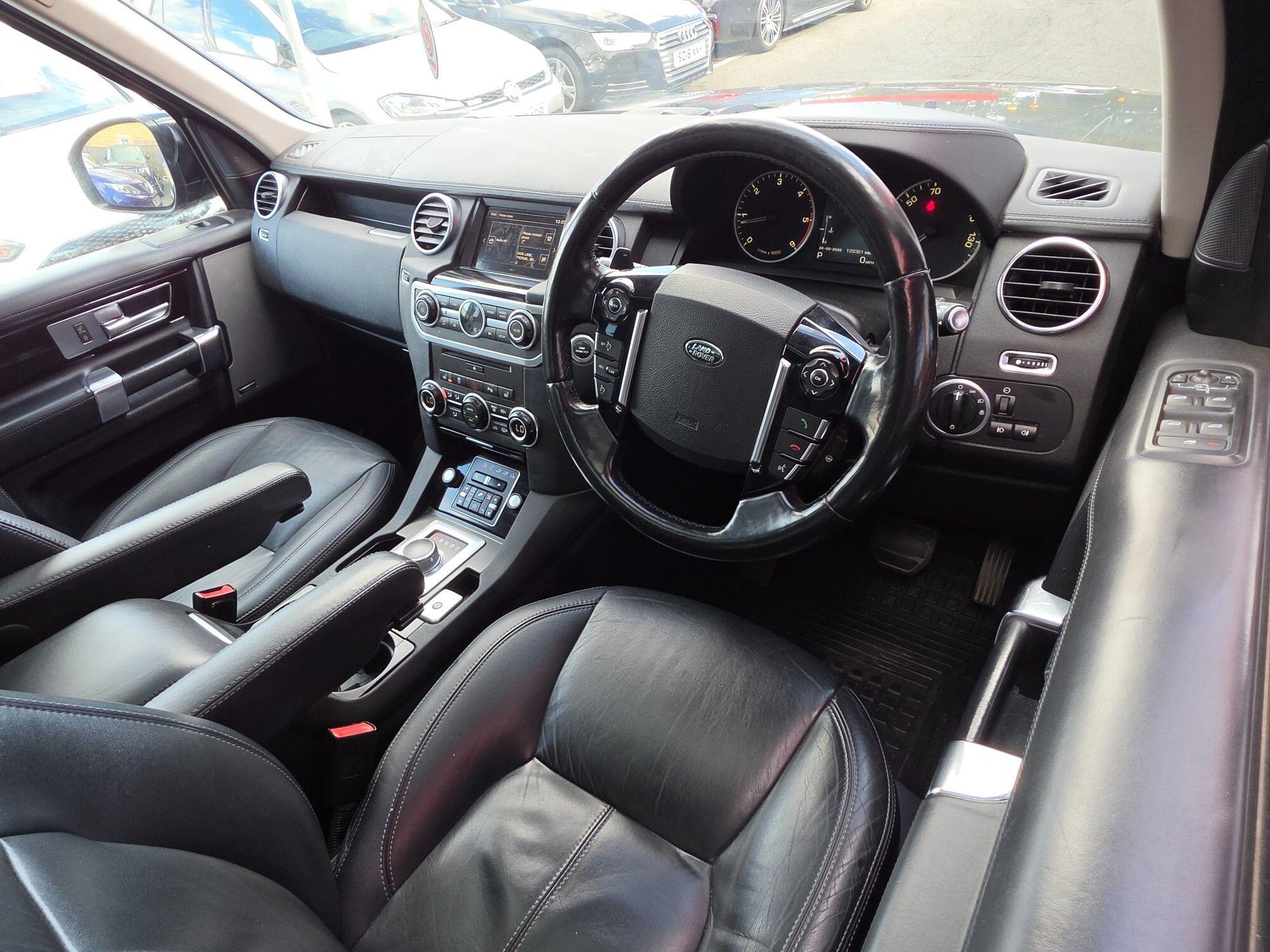 Land Rover Discovery view 28